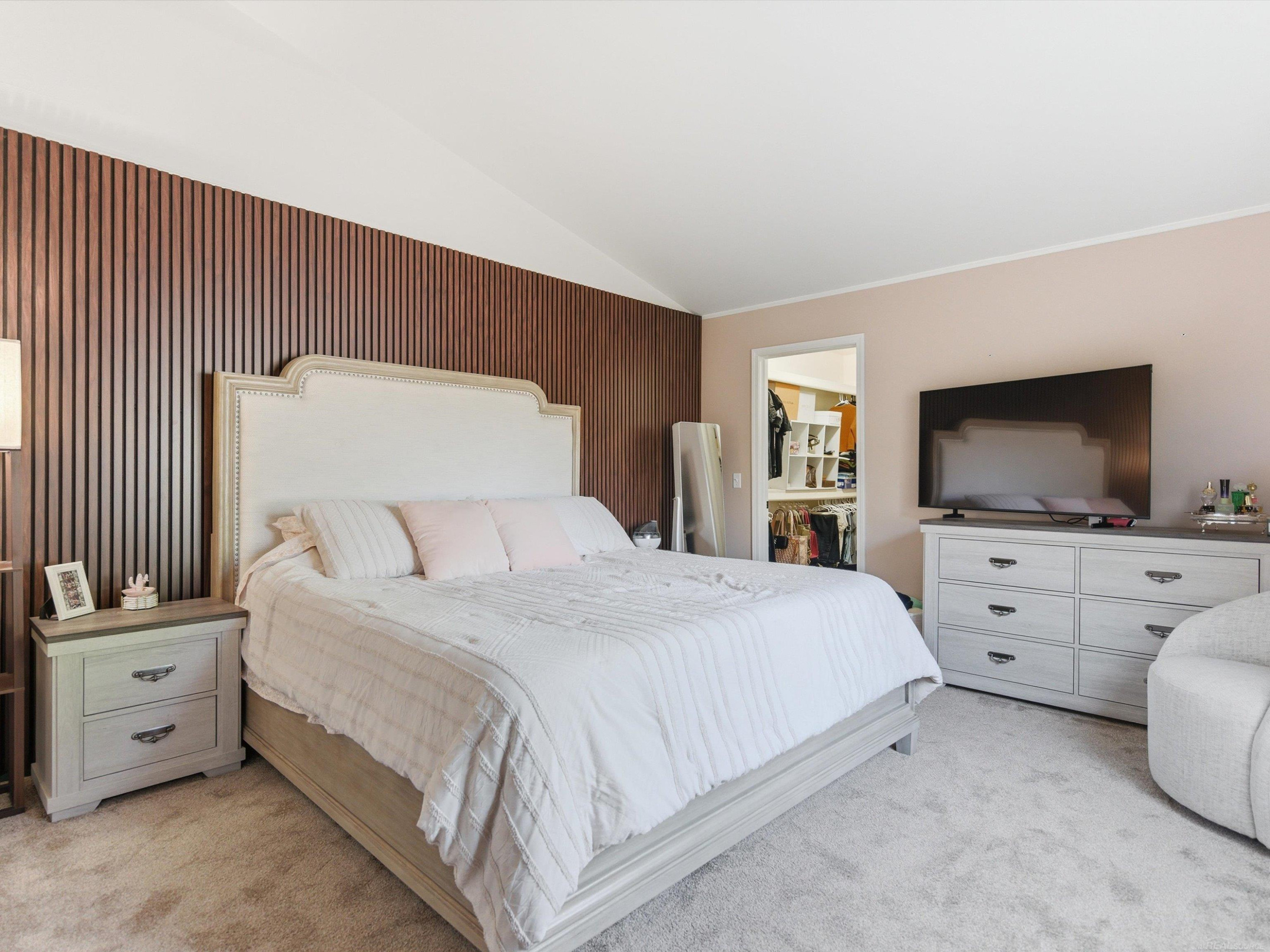 46860 High Meadows Court, Macomb, MI 48044 — Photo 23
