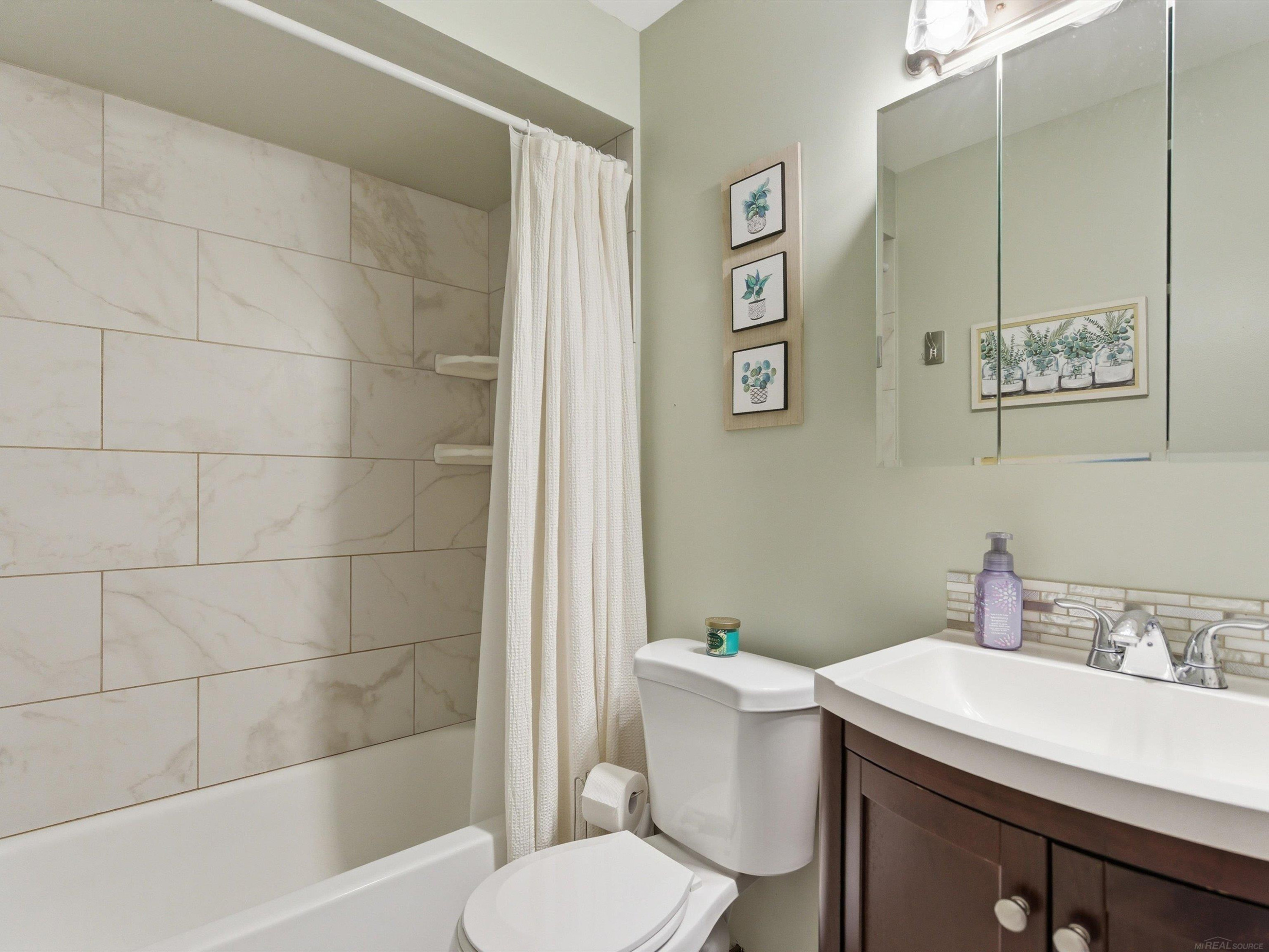 46860 High Meadows Court, Macomb, MI 48044 — Photo 25