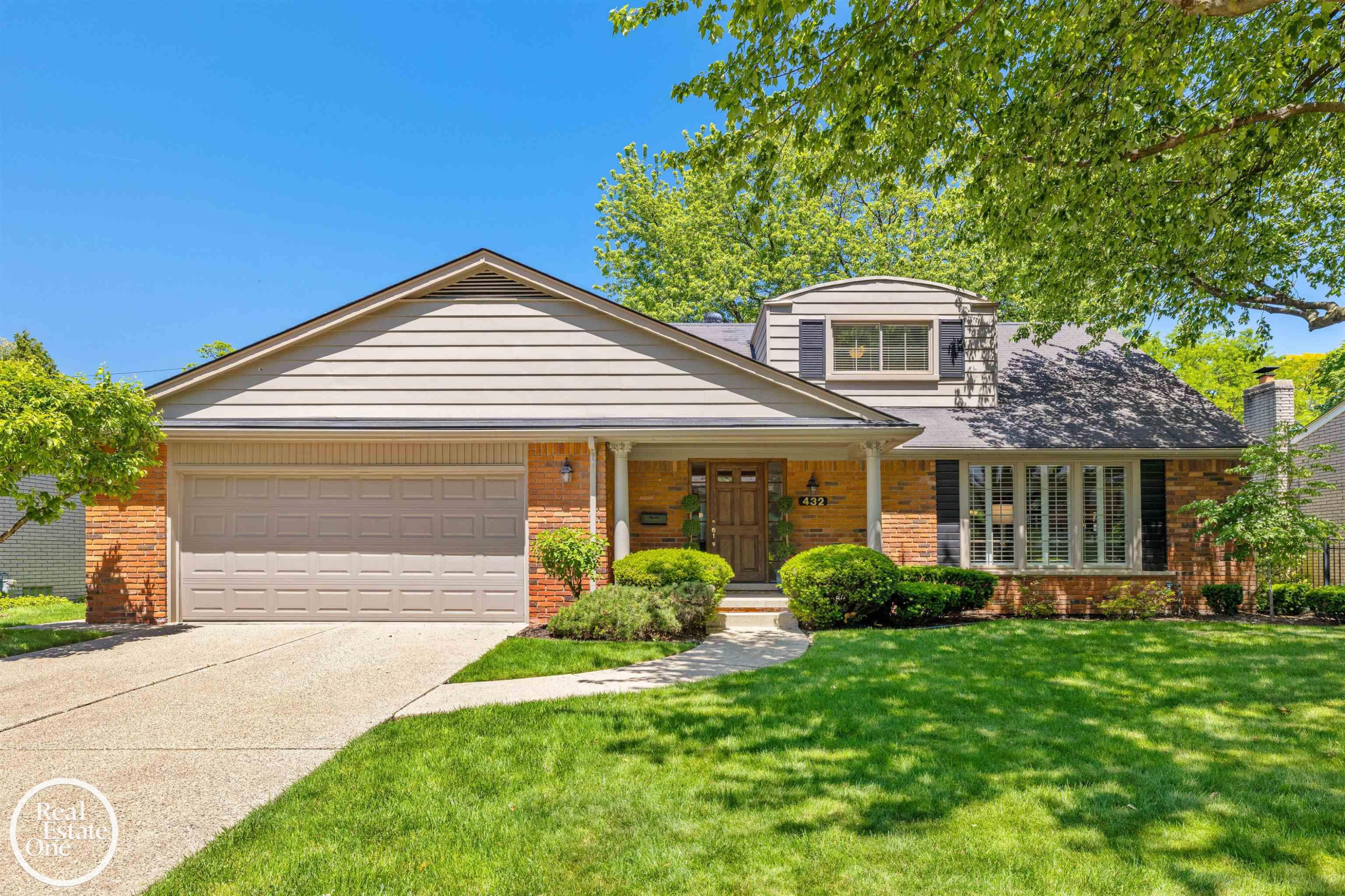 432 Saddle Lane, Grosse Pointe Woods, MI 48236 — Photo 2