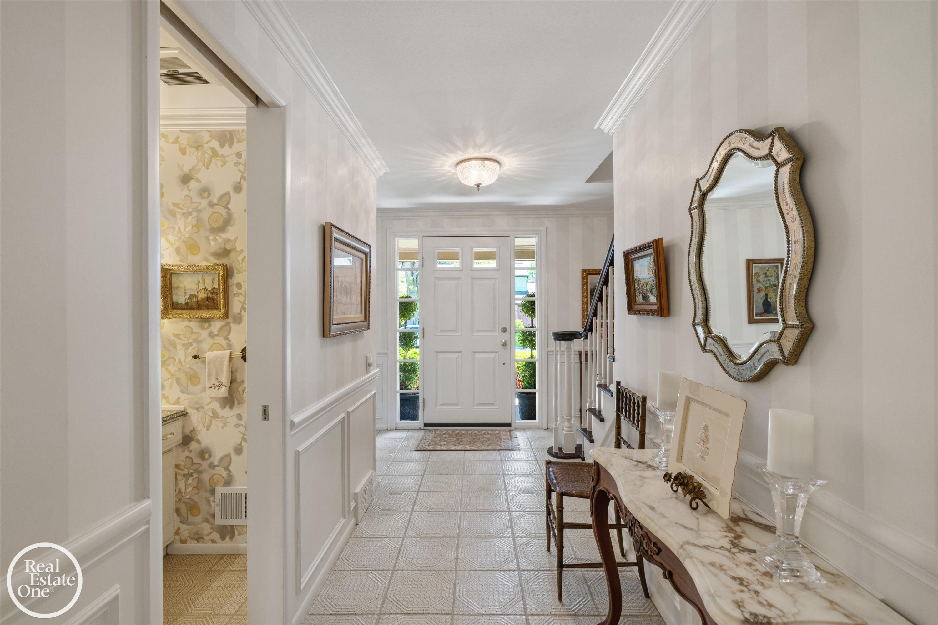 432 Saddle Lane, Grosse Pointe Woods, MI 48236 — Photo 6