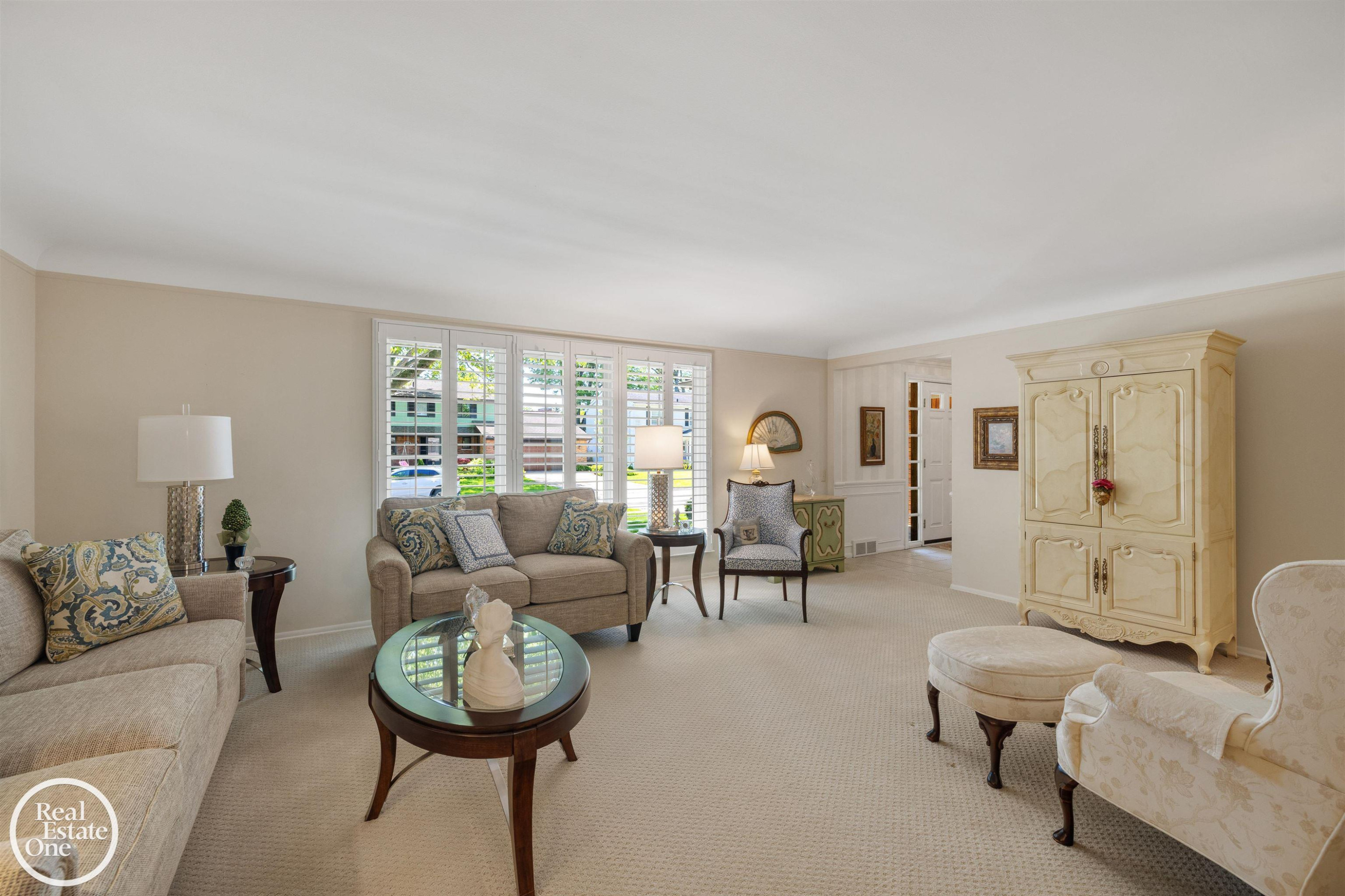 432 Saddle Lane, Grosse Pointe Woods, MI 48236 — Photo 9