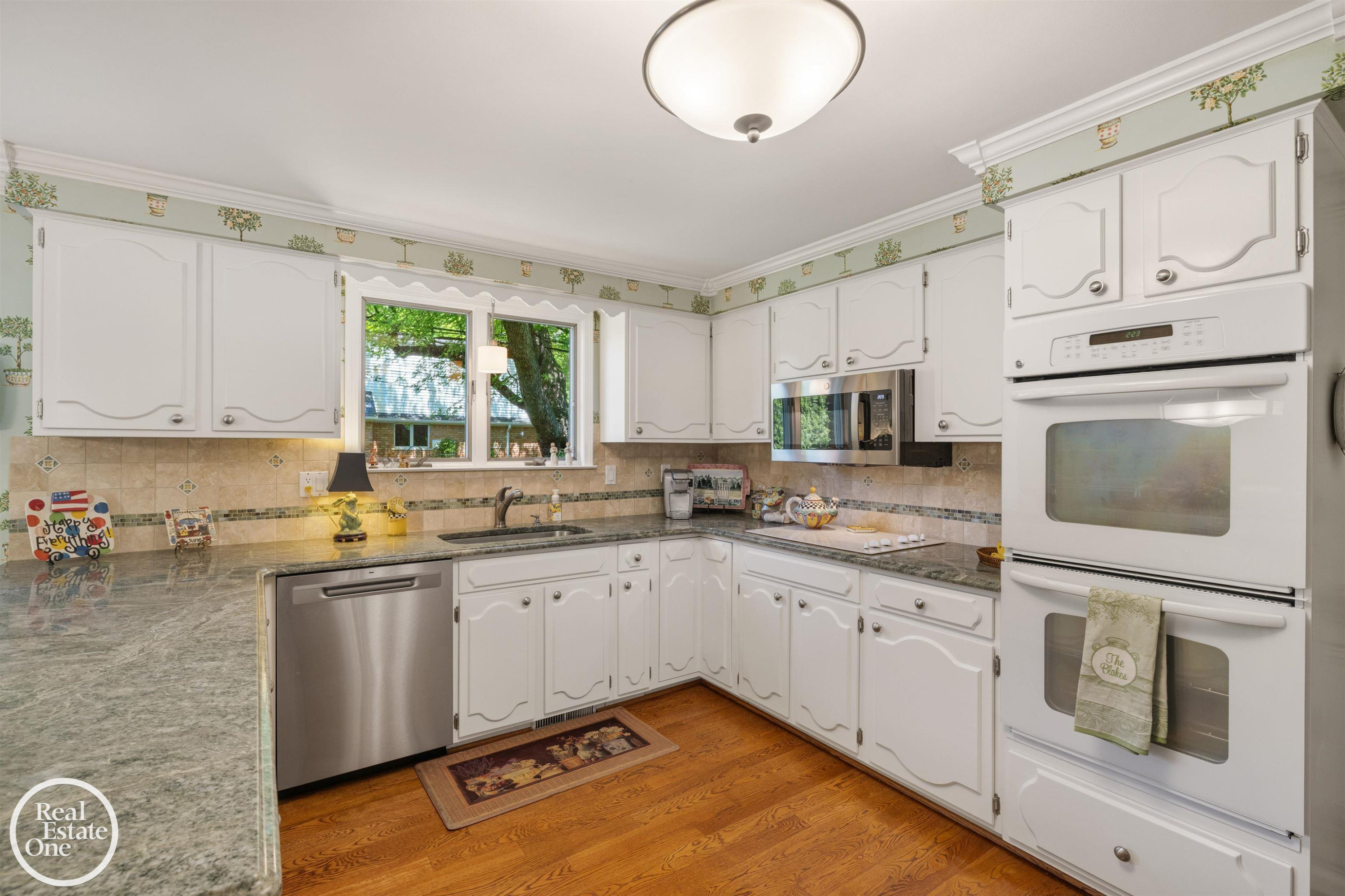 432 Saddle Lane, Grosse Pointe Woods, MI 48236 — Photo 13