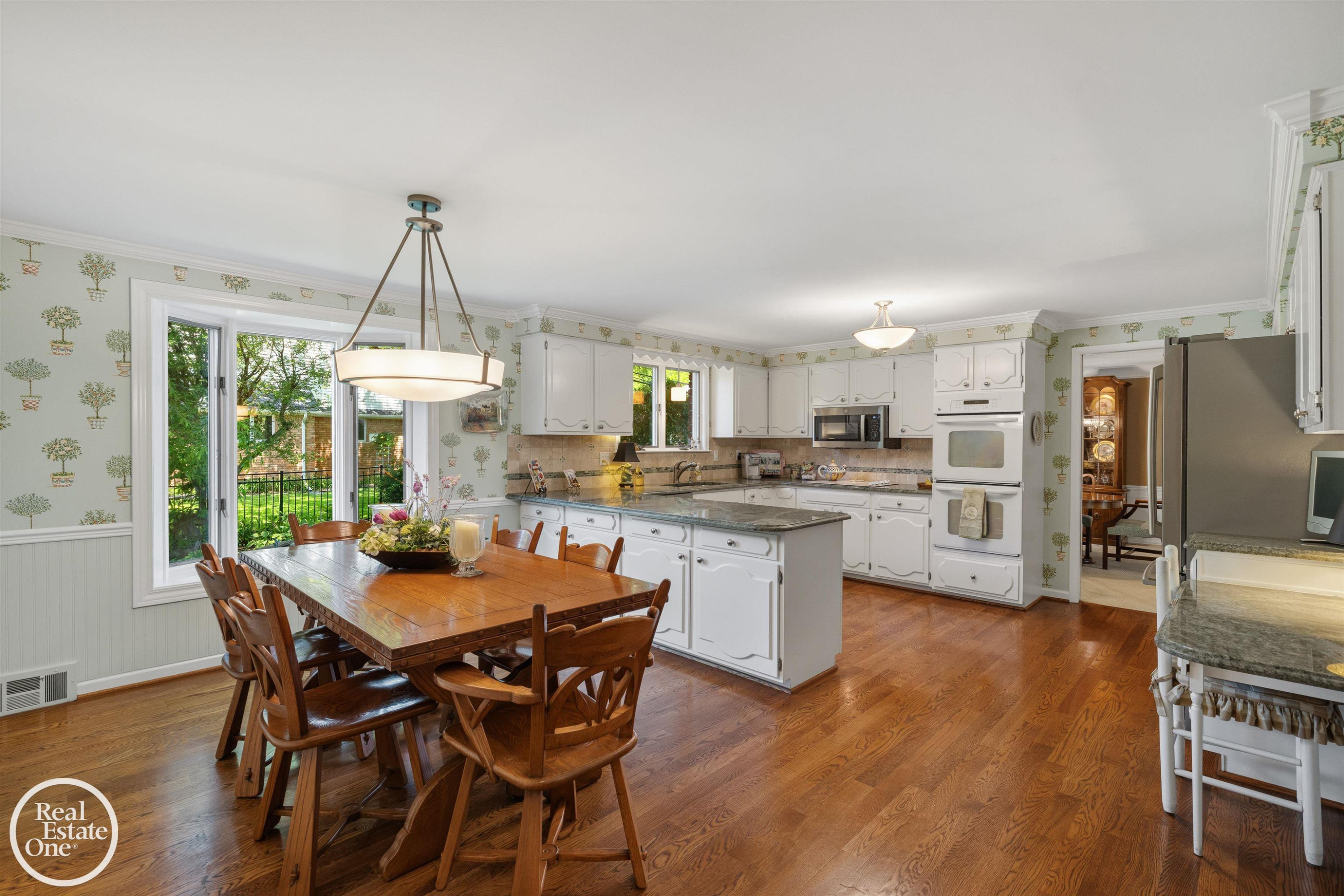 432 Saddle Lane, Grosse Pointe Woods, MI 48236 — Photo 16