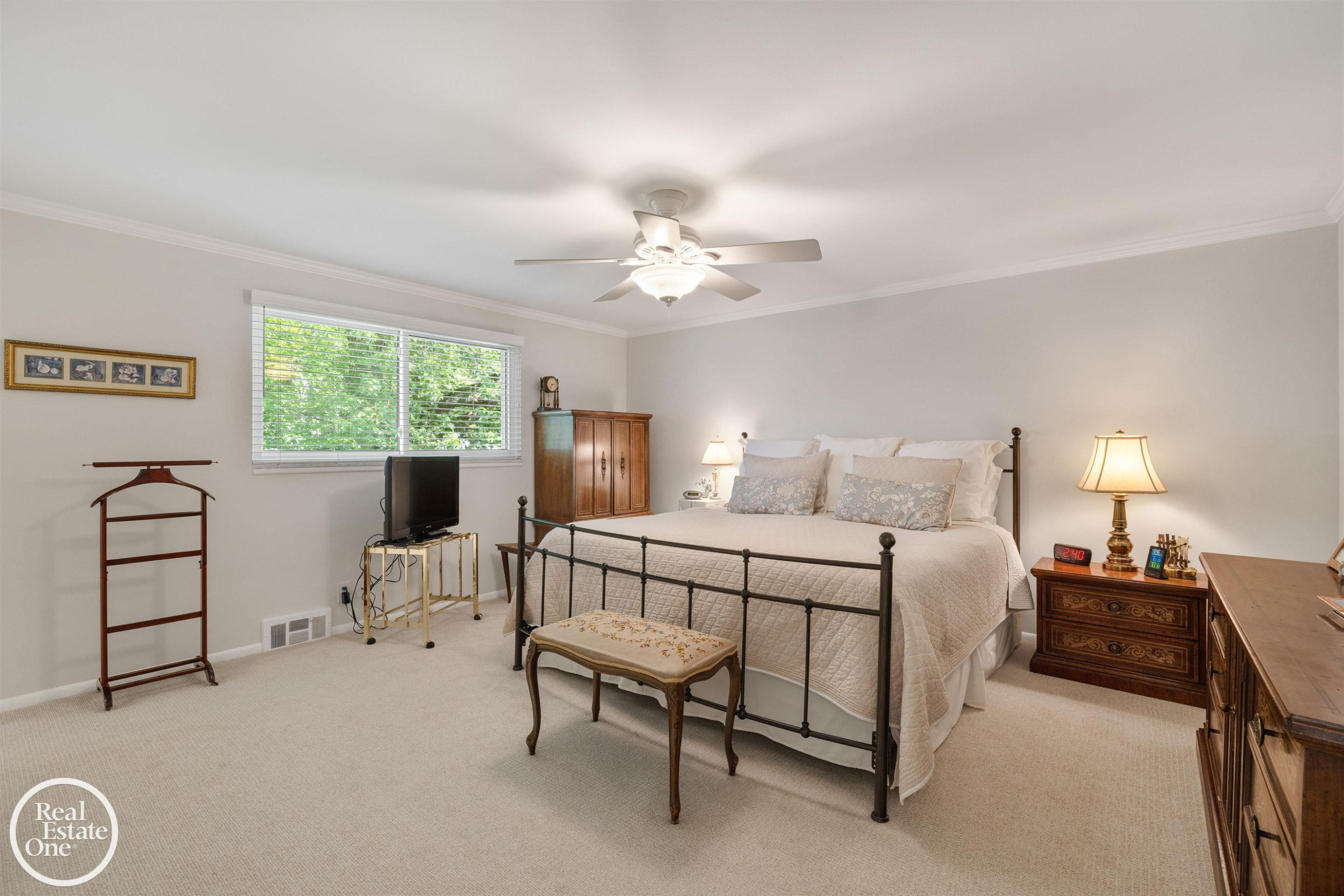 432 Saddle Lane, Grosse Pointe Woods, MI 48236 — Photo 23