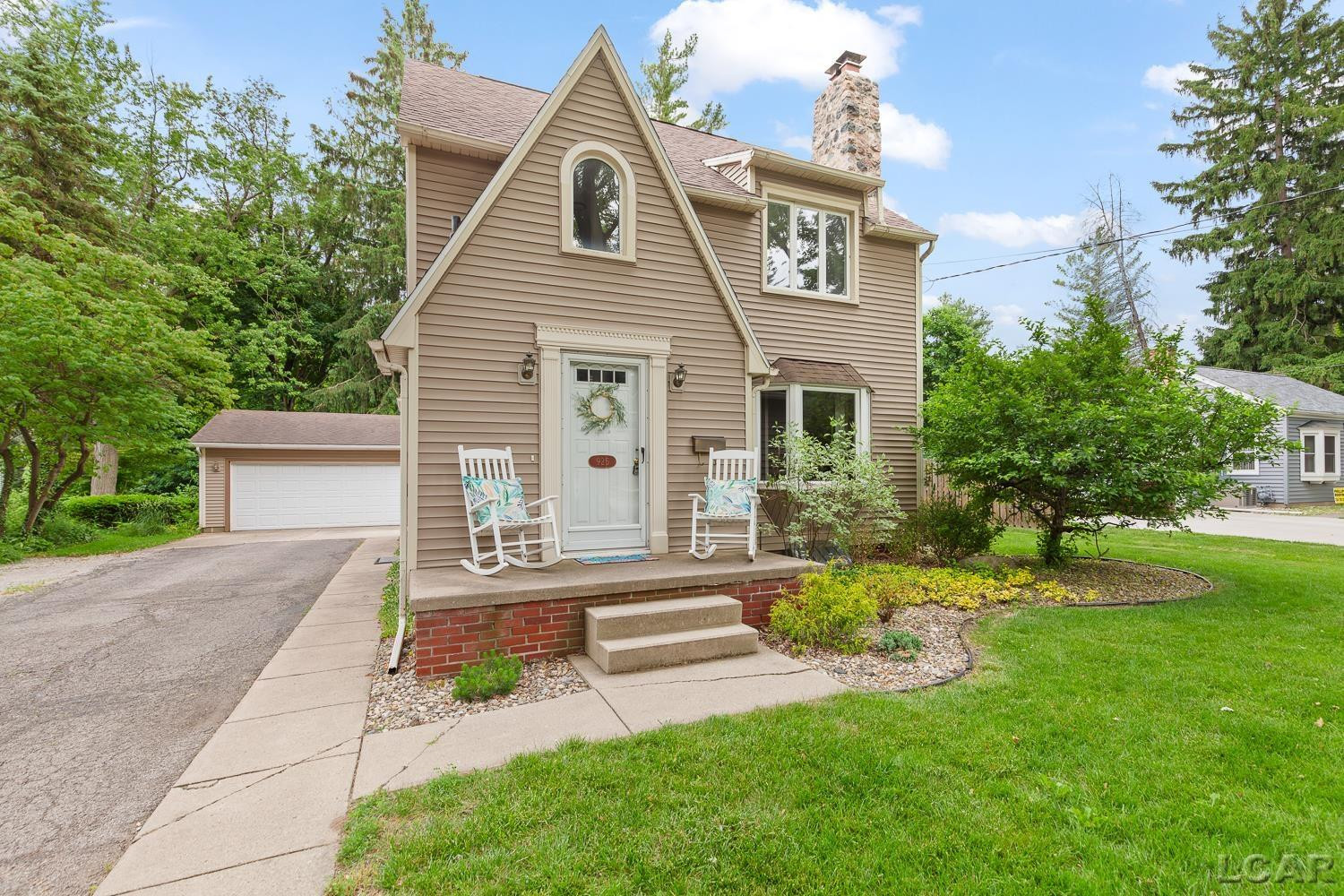 925 Lincoln Avenue, Adrian, MI 49221 — front exterior