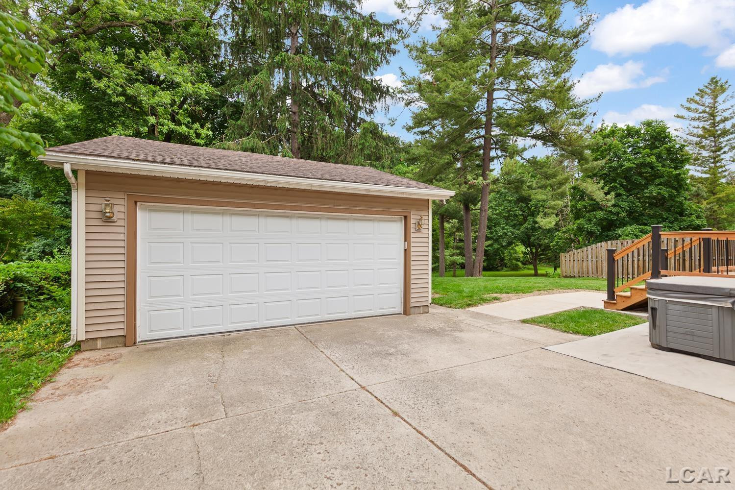 925 Lincoln Avenue, Adrian, MI 49221 — Photo 4