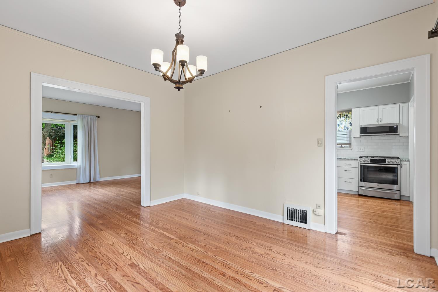 925 Lincoln Avenue, Adrian, MI 49221 — Photo 12