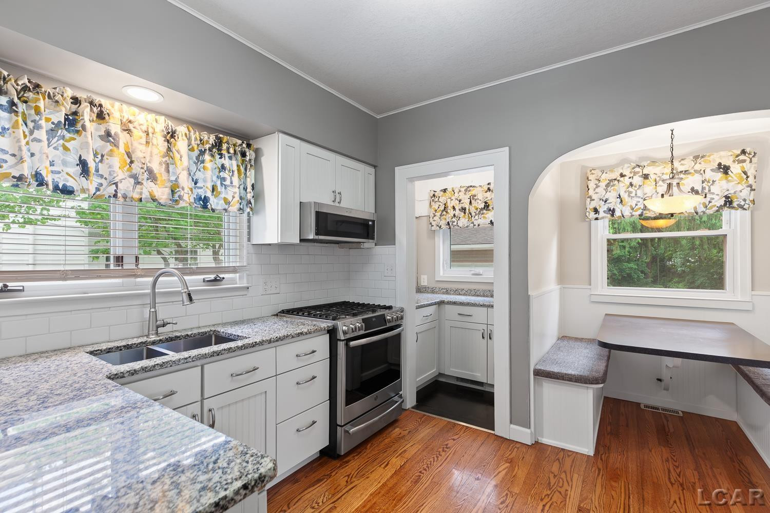 925 Lincoln Avenue, Adrian, MI 49221 — Photo 16