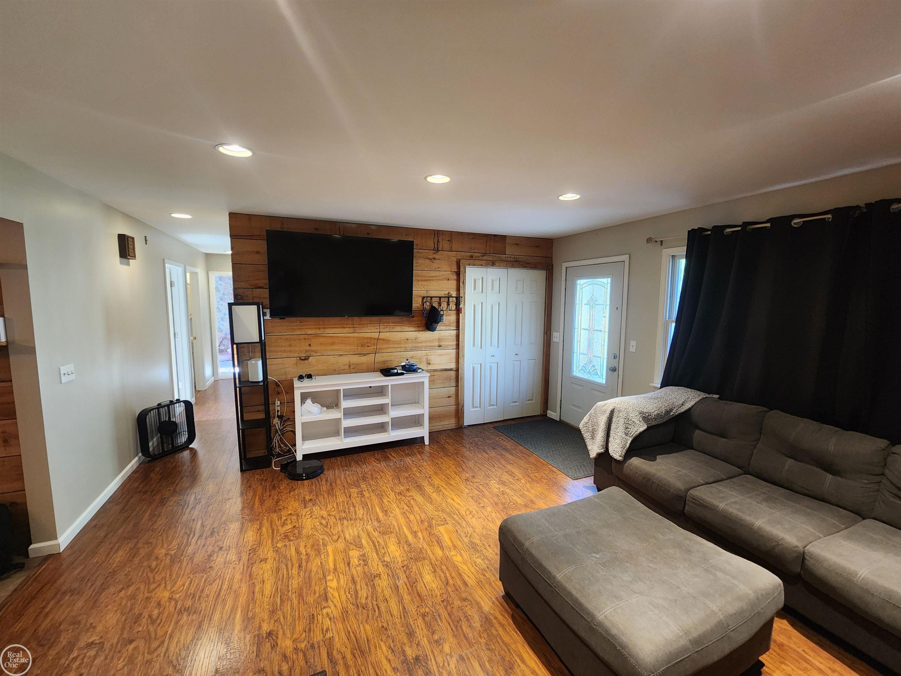 2919 Eastland Drive, Port Huron, MI 48060 — Photo 11