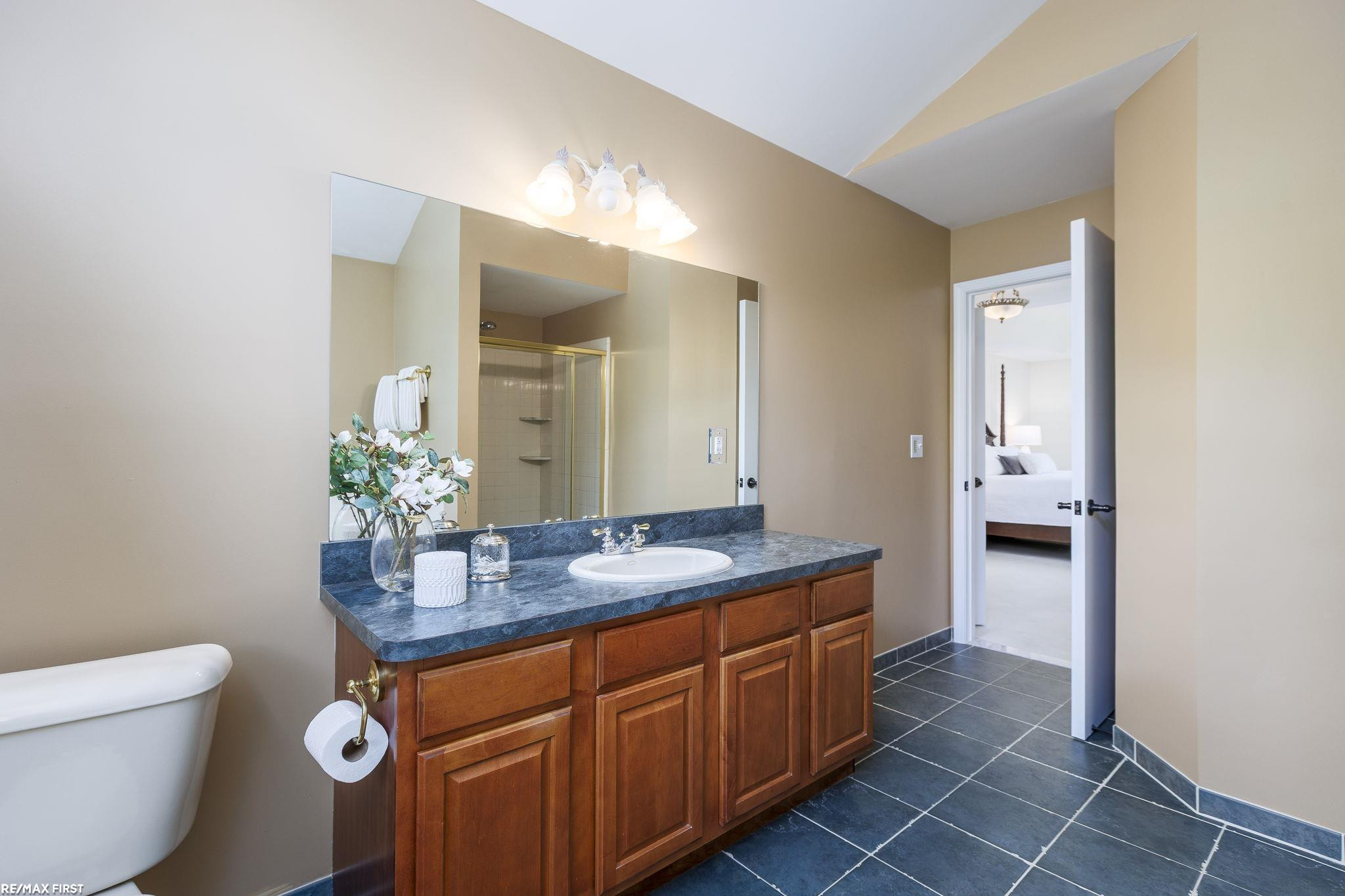 51205 Christine Court, Shelby Twp, MI 48316 — Photo 28
