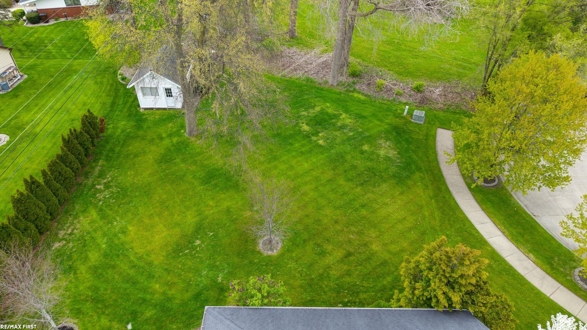 51205 Christine Court, Shelby Twp, MI 48316 — Photo 36