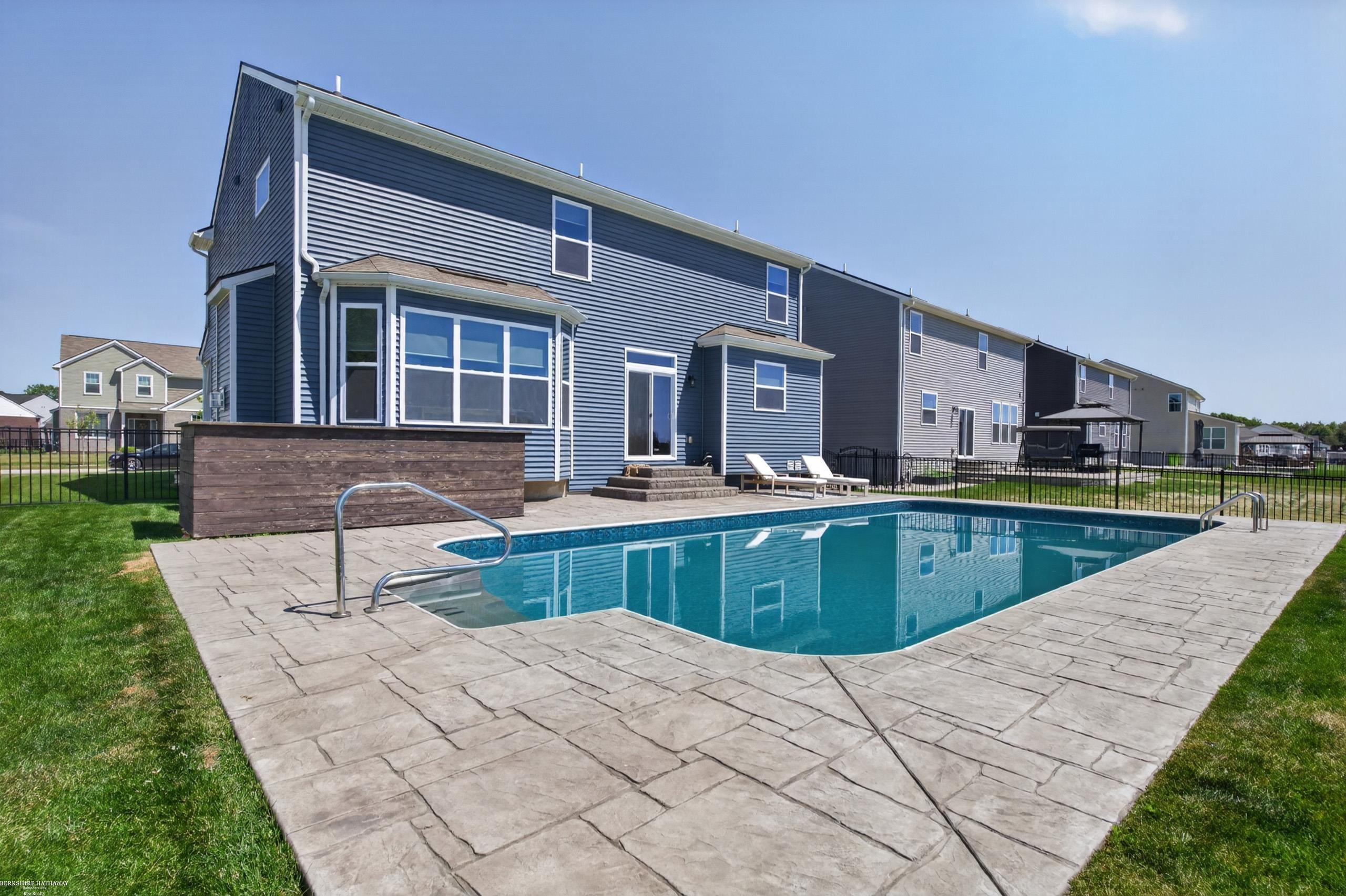 51491 Water Mark Drive, 21, Macomb, MI 48042 — Photo 8