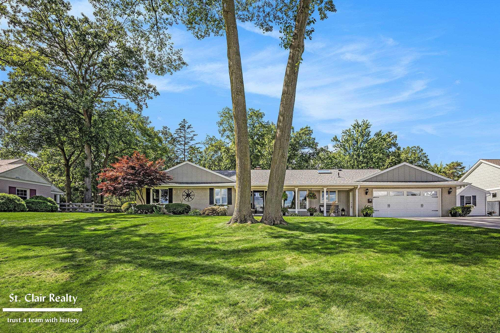 983 N Riverside Avenue, MI 48079 — Photo 2