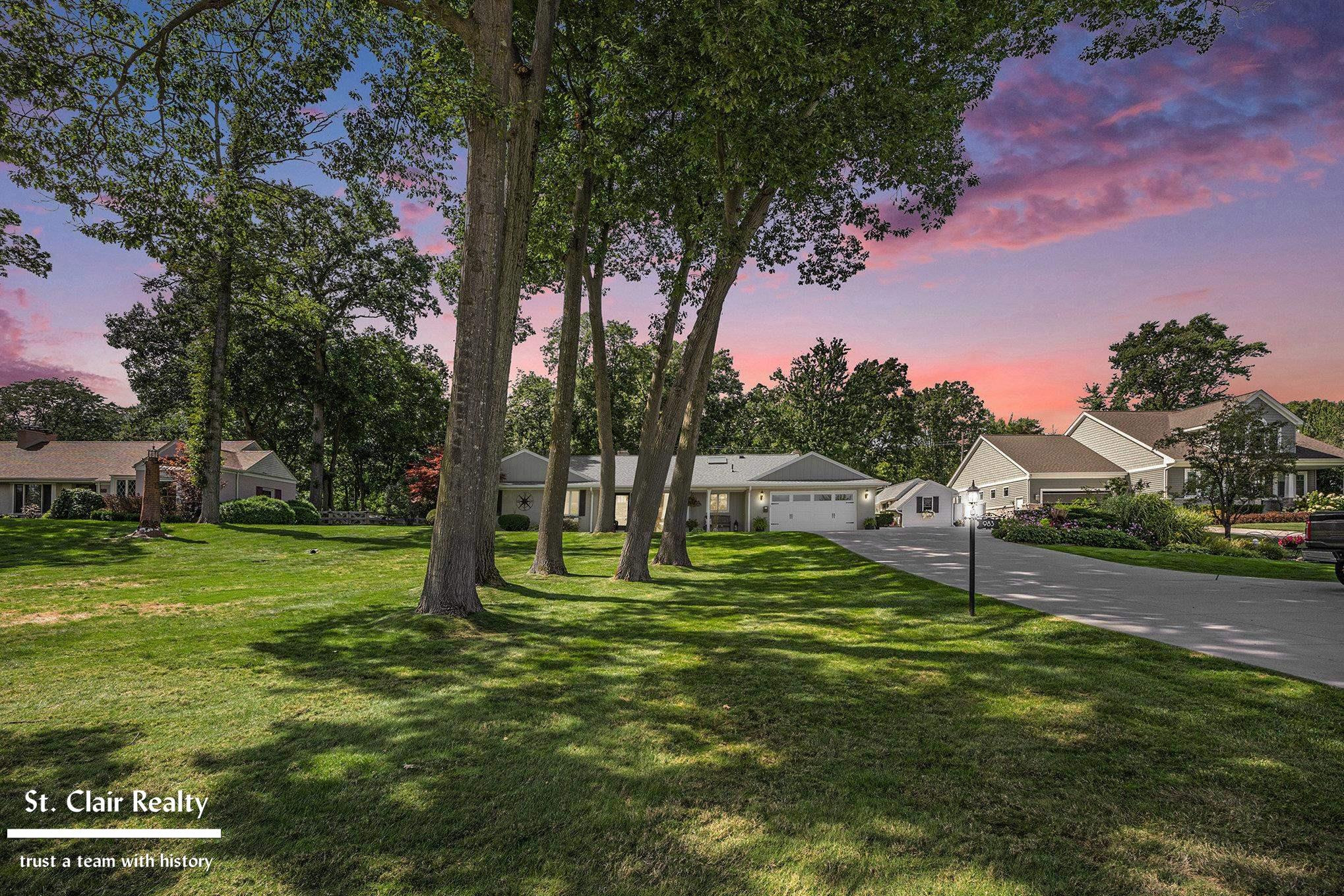 983 N Riverside Avenue, MI 48079 — Photo 3