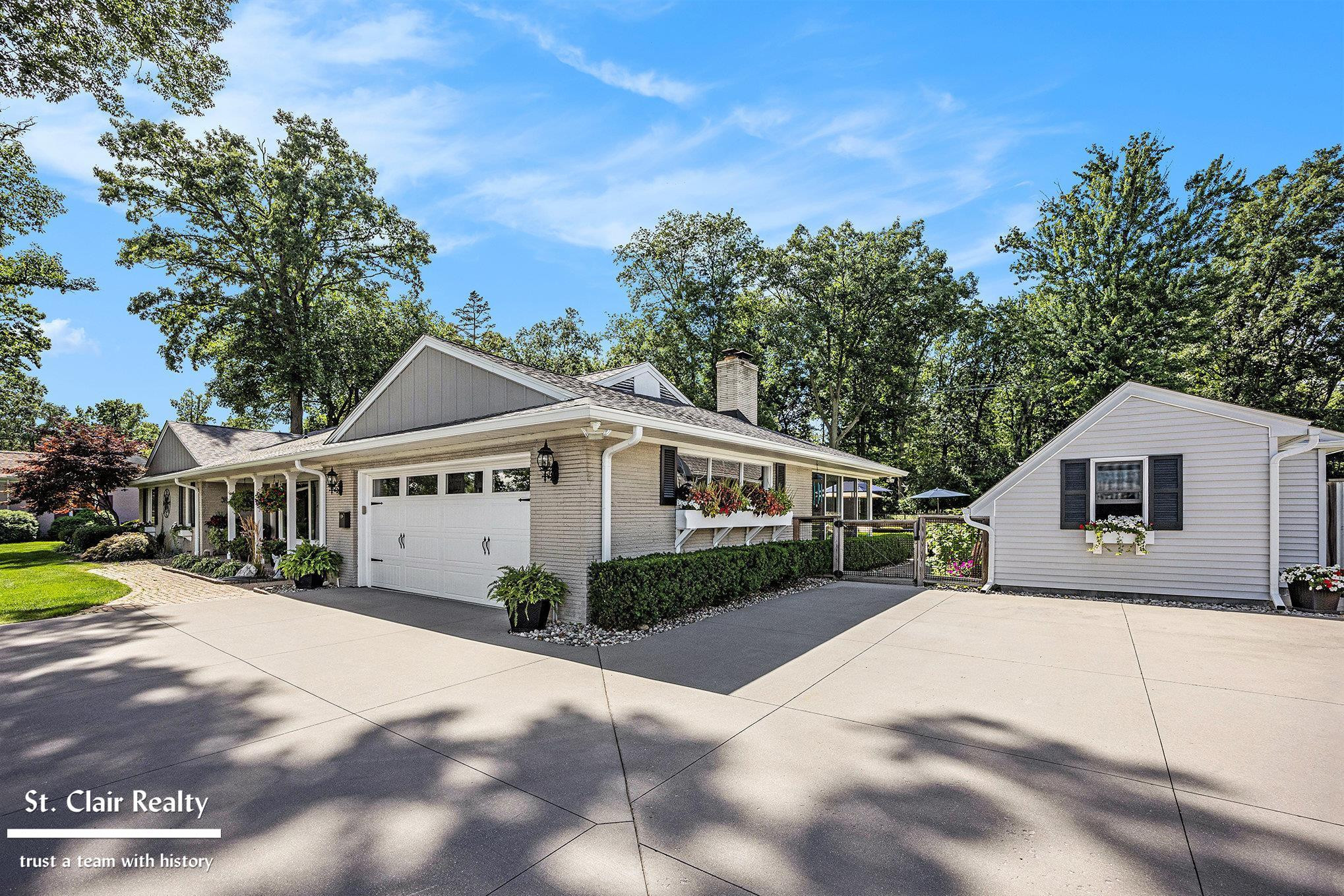 983 N Riverside Avenue, MI 48079 — Photo 5