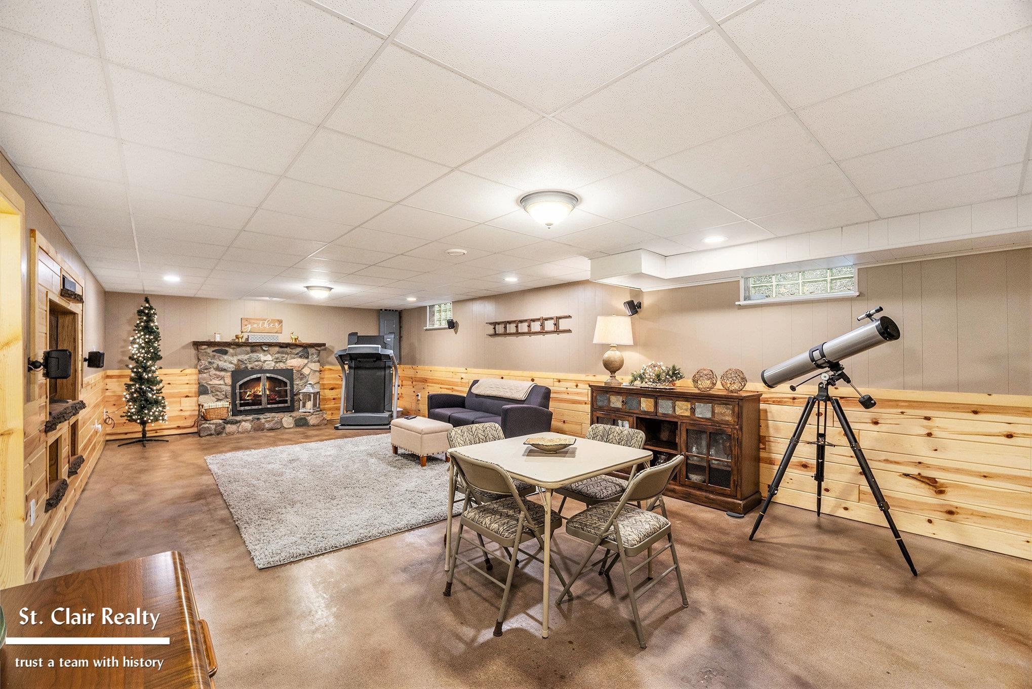 983 N Riverside Avenue, MI 48079 — Photo 30