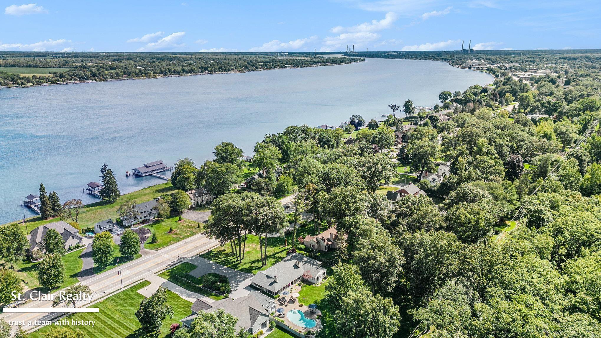 983 N Riverside Avenue, MI 48079 — Photo 46