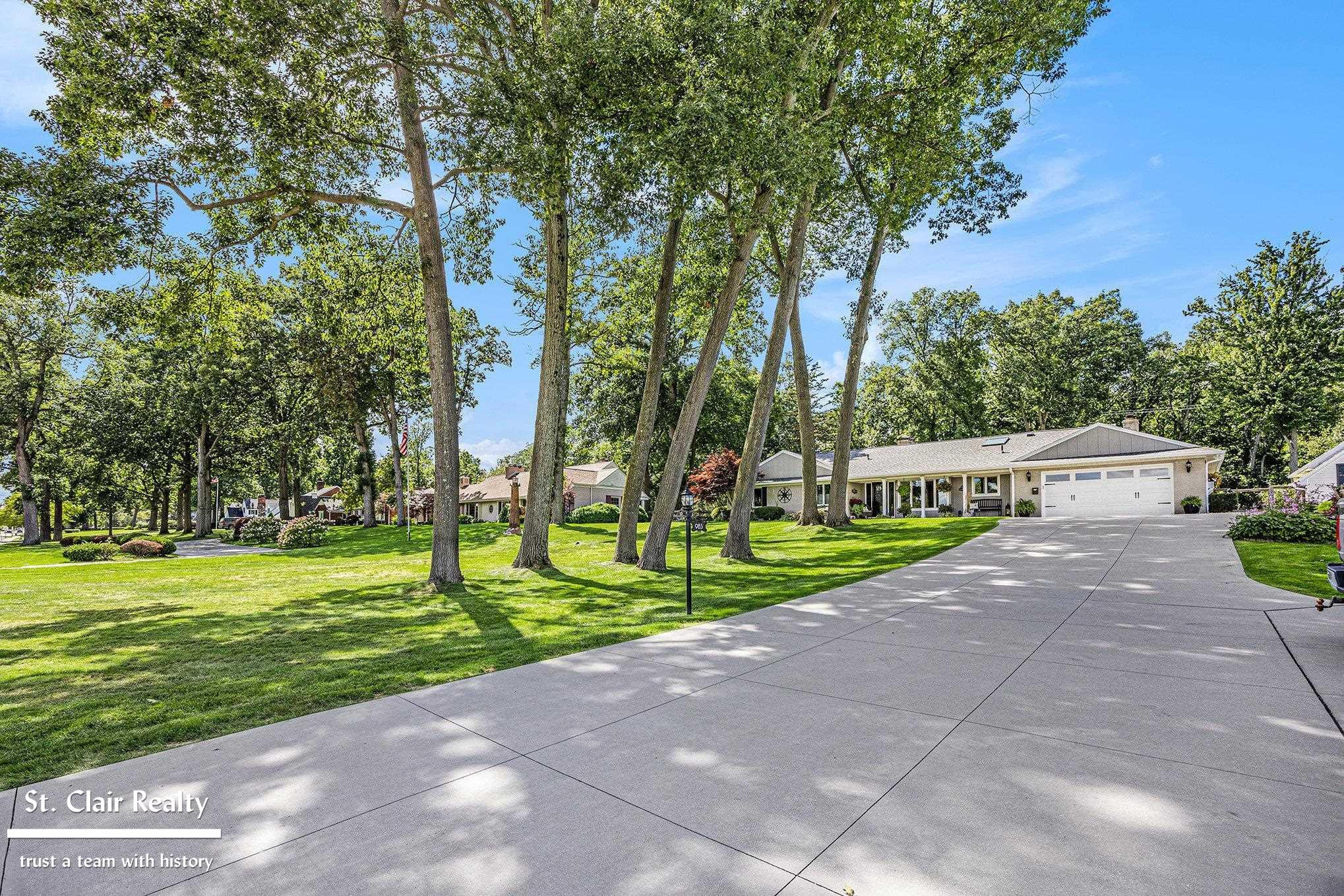 983 N Riverside Avenue, MI 48079 — Photo 51