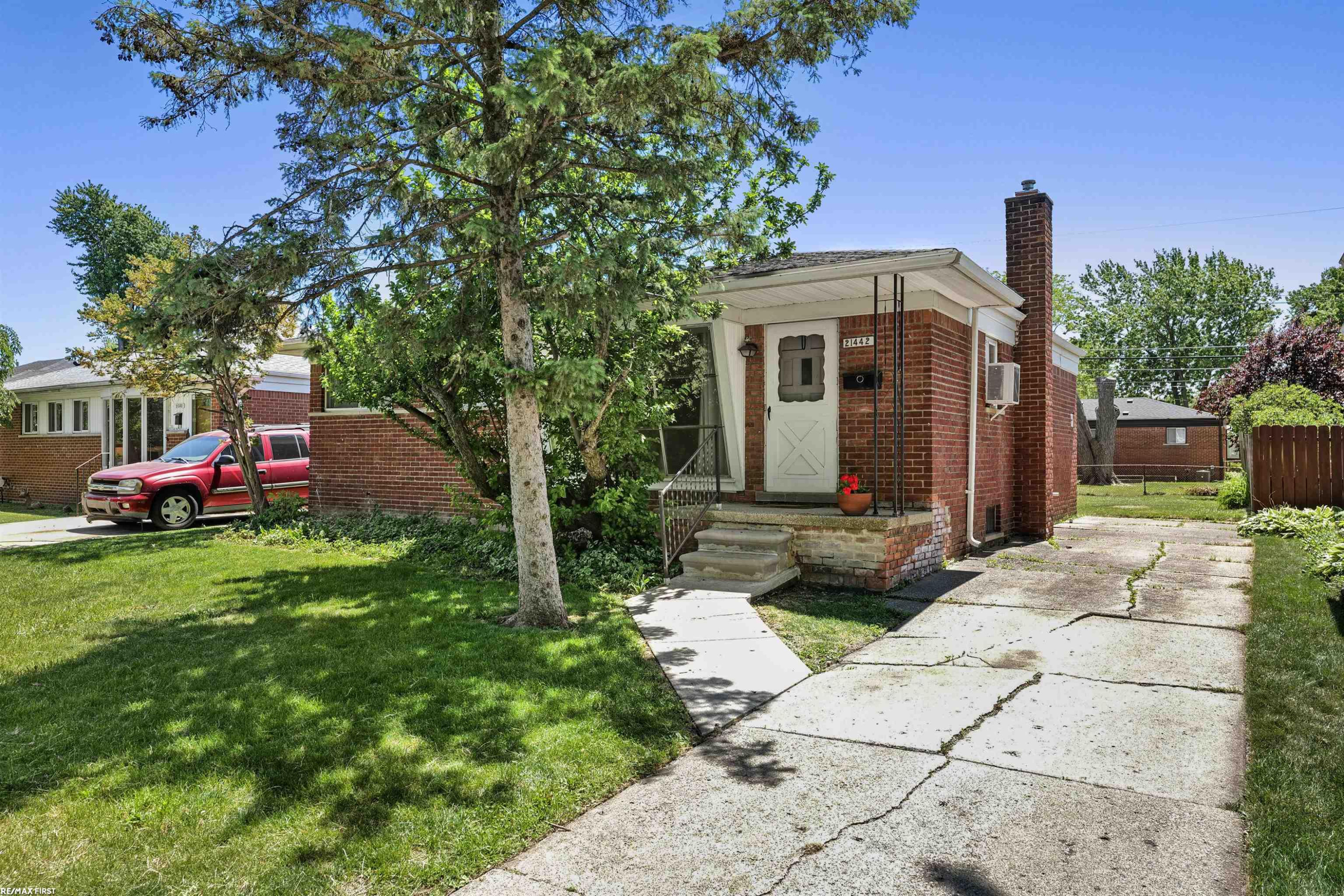 21442 Share Street, Saint Clair Shores, MI 48082 — front exterior