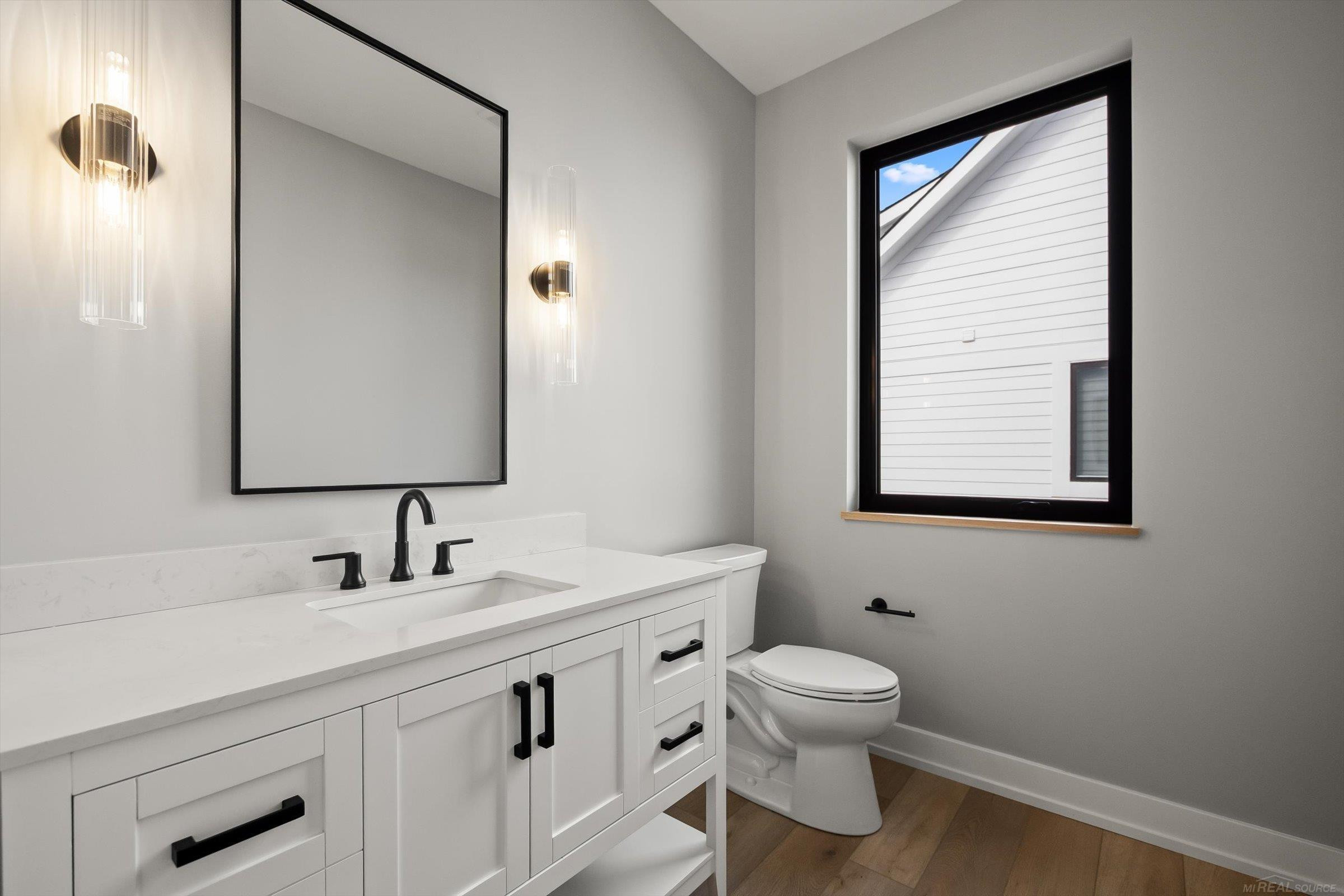 5811 Heights Drive, Unit 4 / Building 2, Sterling Heights, MI 48314 — Photo 9