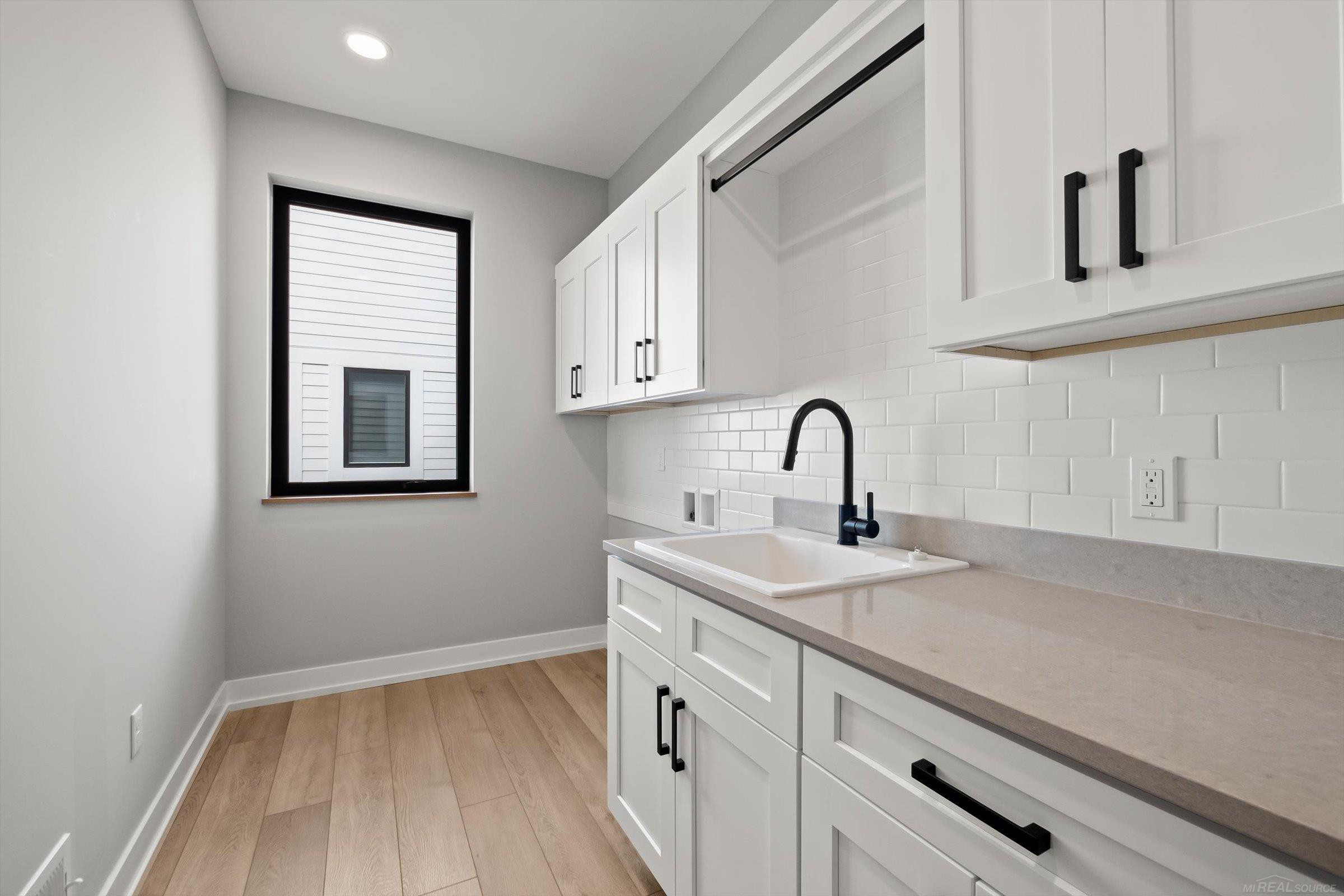 5811 Heights Drive, Unit 4 / Building 2, Sterling Heights, MI 48314 — Photo 10