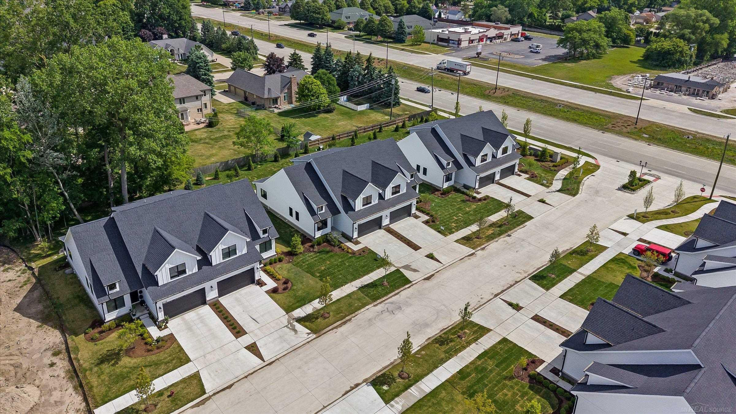 5811 Heights Drive, Unit 4 / Building 2, Sterling Heights, MI 48314 — Photo 30