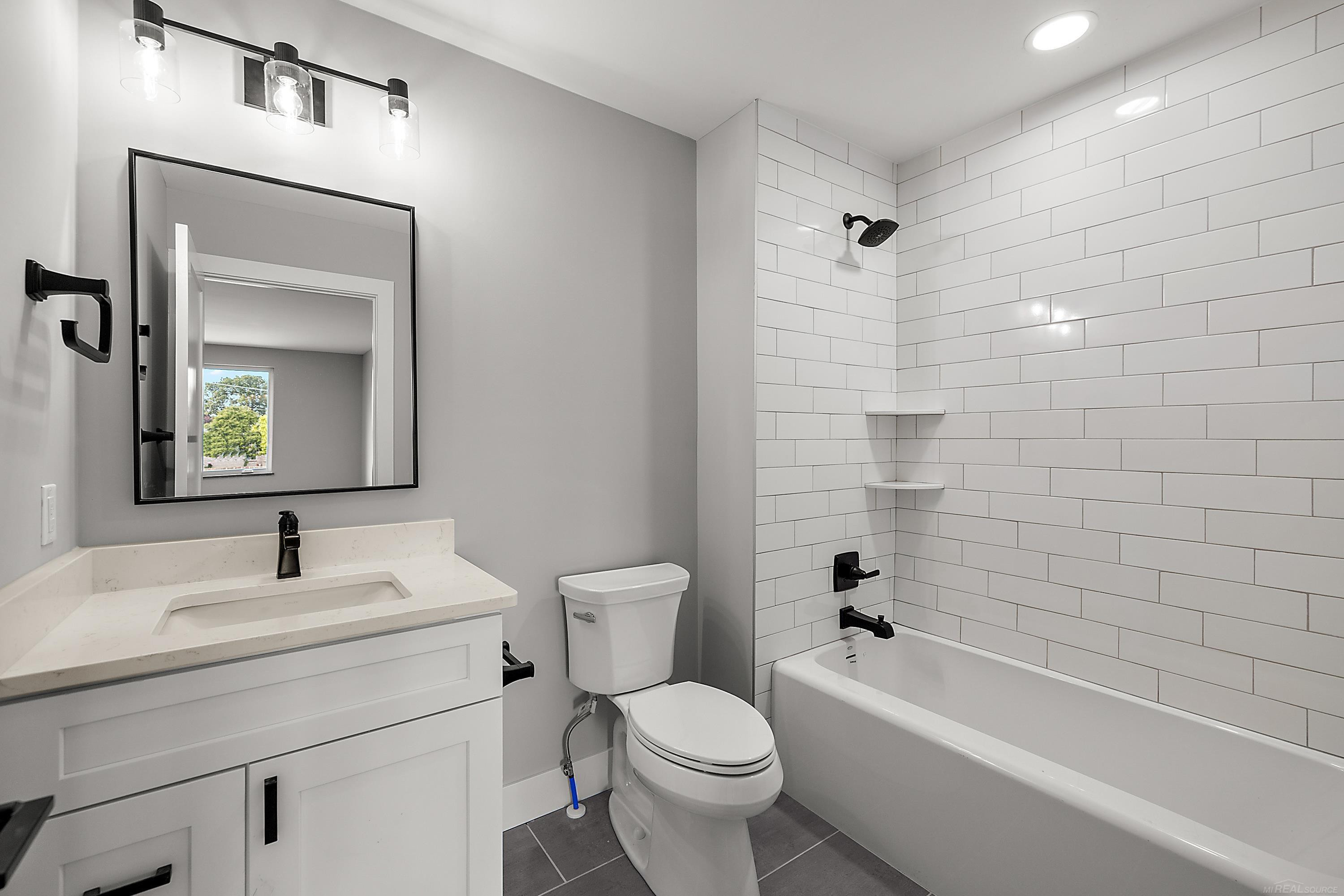 5874 Heights Drive, Unit 20 / Building 10, Sterling Heights, MI 48314 — Photo 17