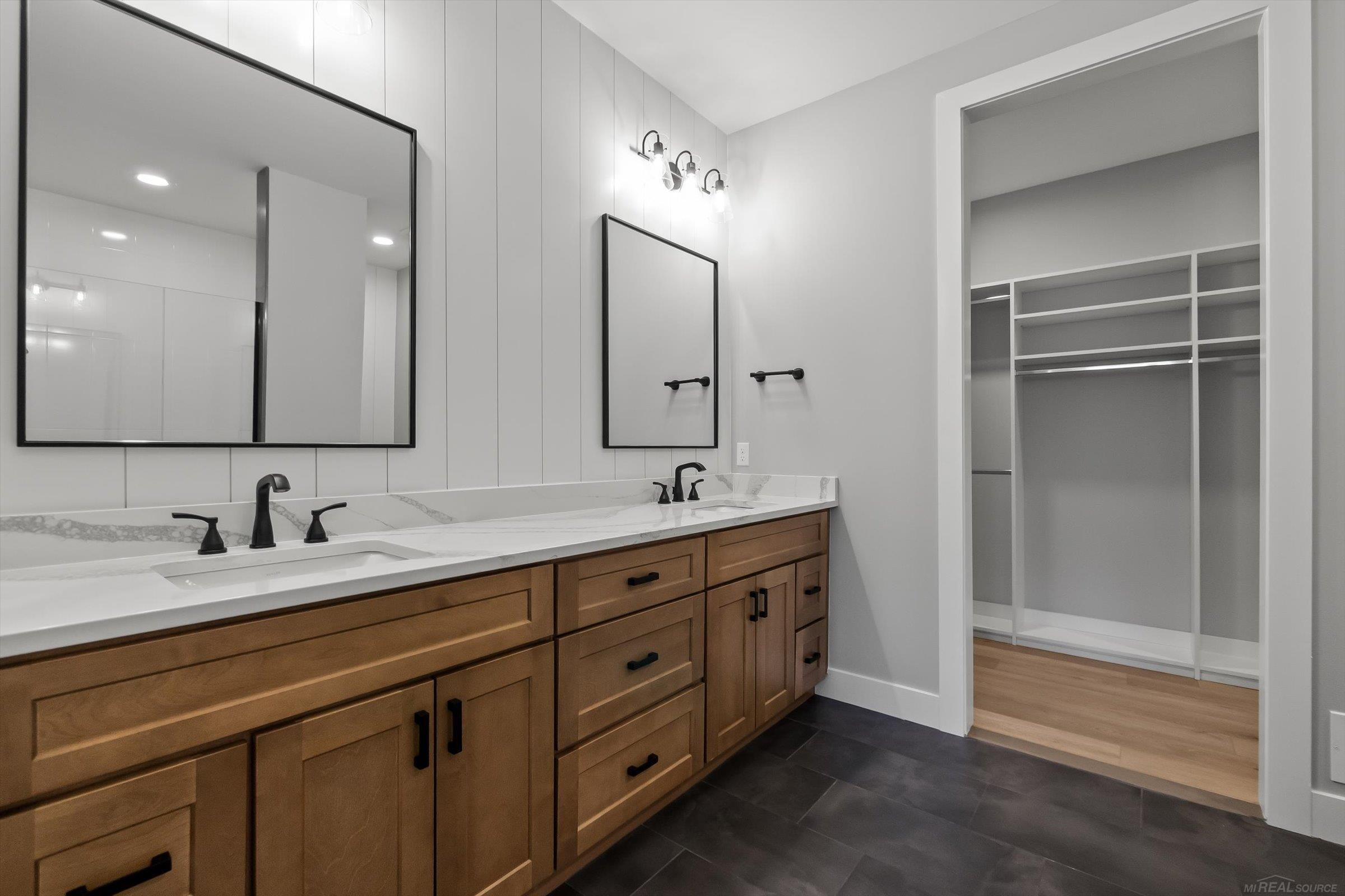 5829 Heights Drive, Unit 3 / Building 1, Sterling Heights, MI 48314 — Photo 5