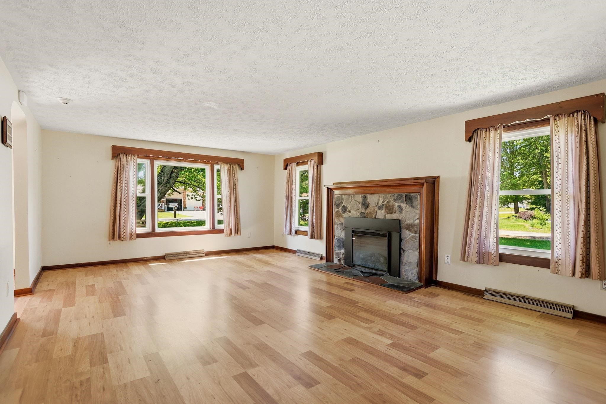359 Gaway Street, Vassar, MI 48768 — Photo 5