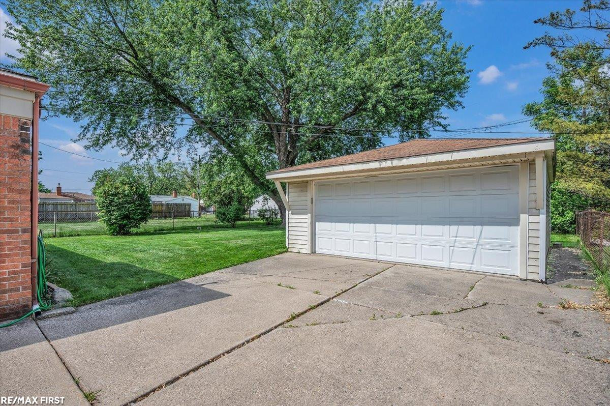 33247 Regal Drive, Fraser, MI 48026 — Photo 8