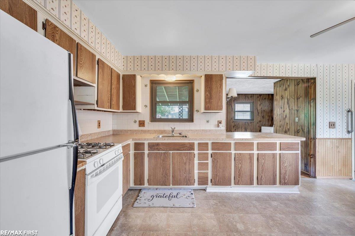 33247 Regal Drive, Fraser, MI 48026 — Photo 12