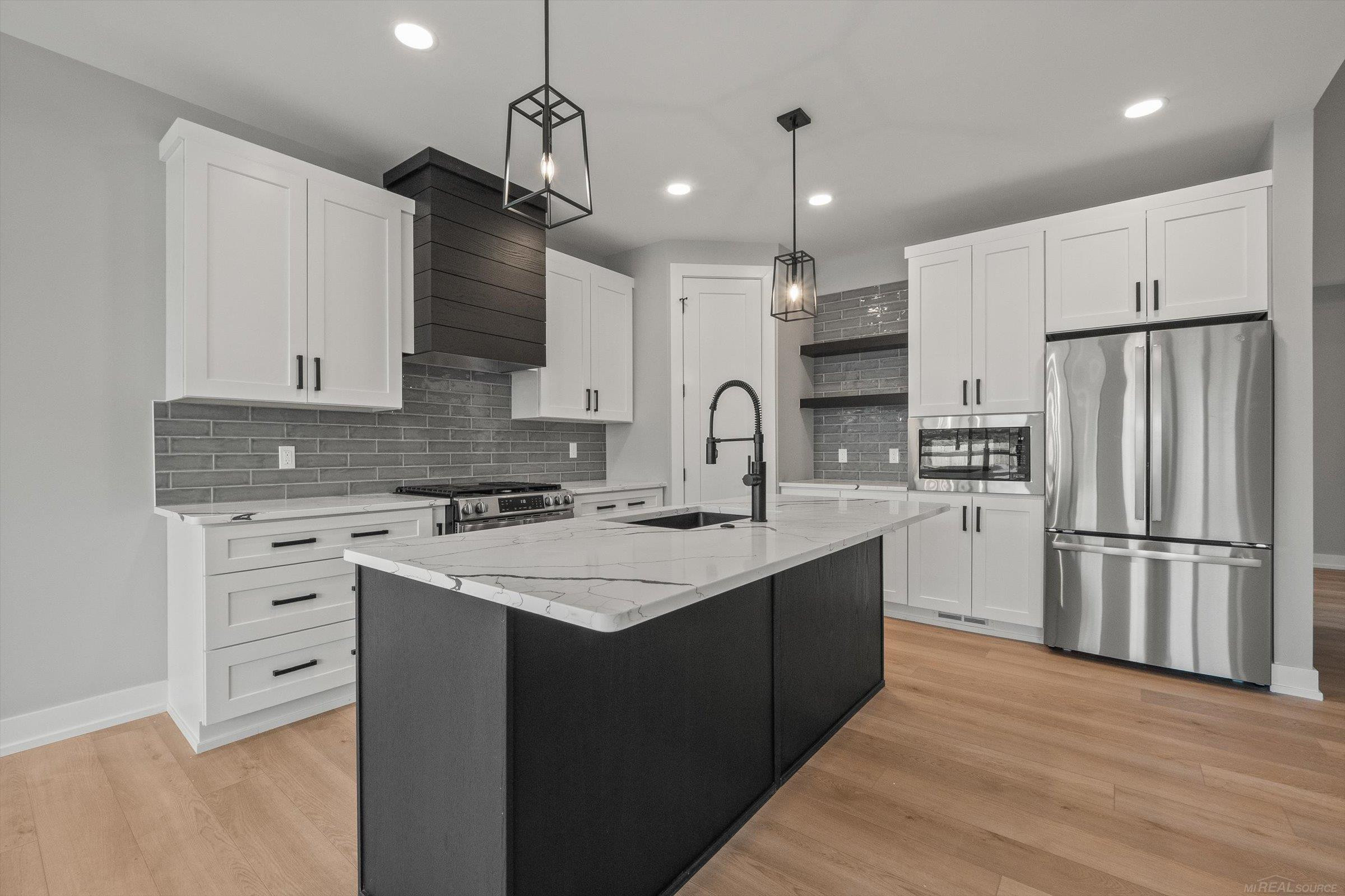 5865 Heights Drive, Unit 1 / Building 1, Sterling Heights, MI 48314 — Photo 2