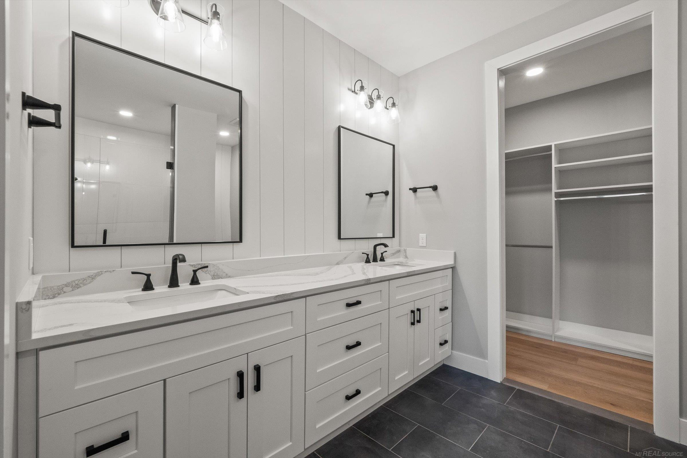 5865 Heights Drive, Unit 1 / Building 1, Sterling Heights, MI 48314 — Photo 7