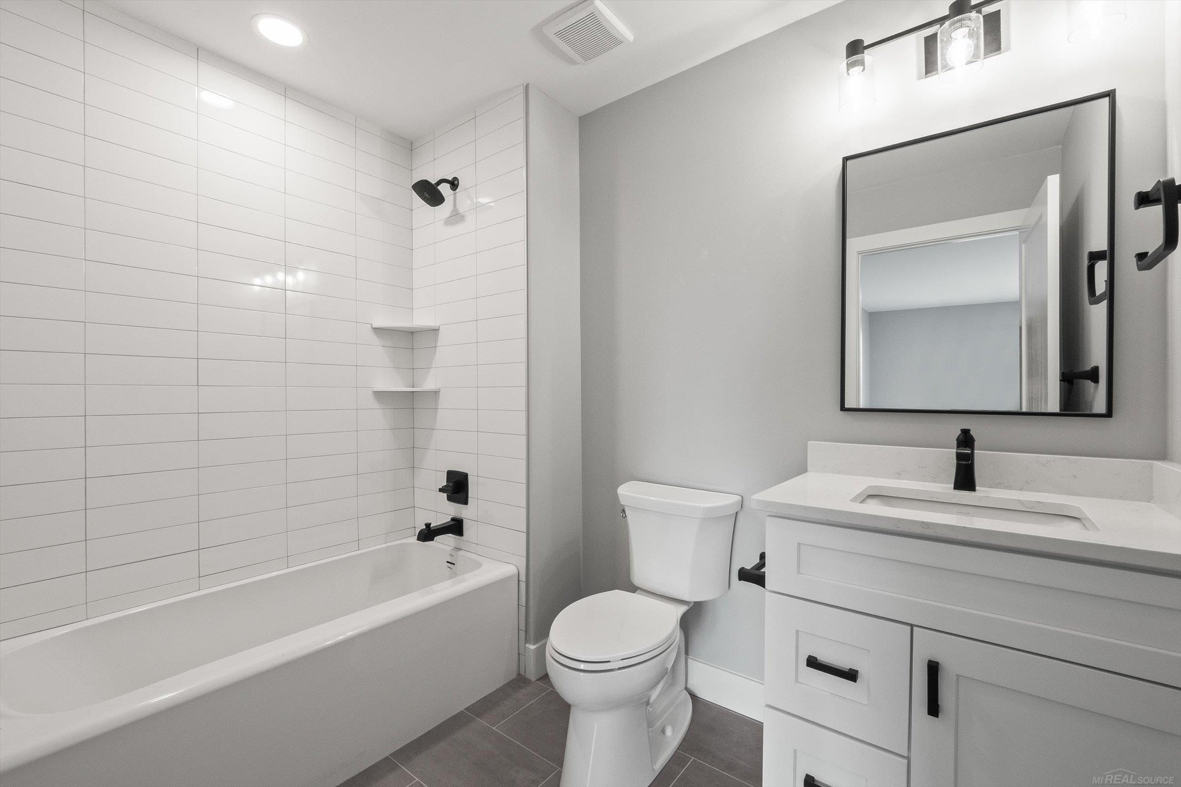 5865 Heights Drive, Unit 1 / Building 1, Sterling Heights, MI 48314 — Photo 17