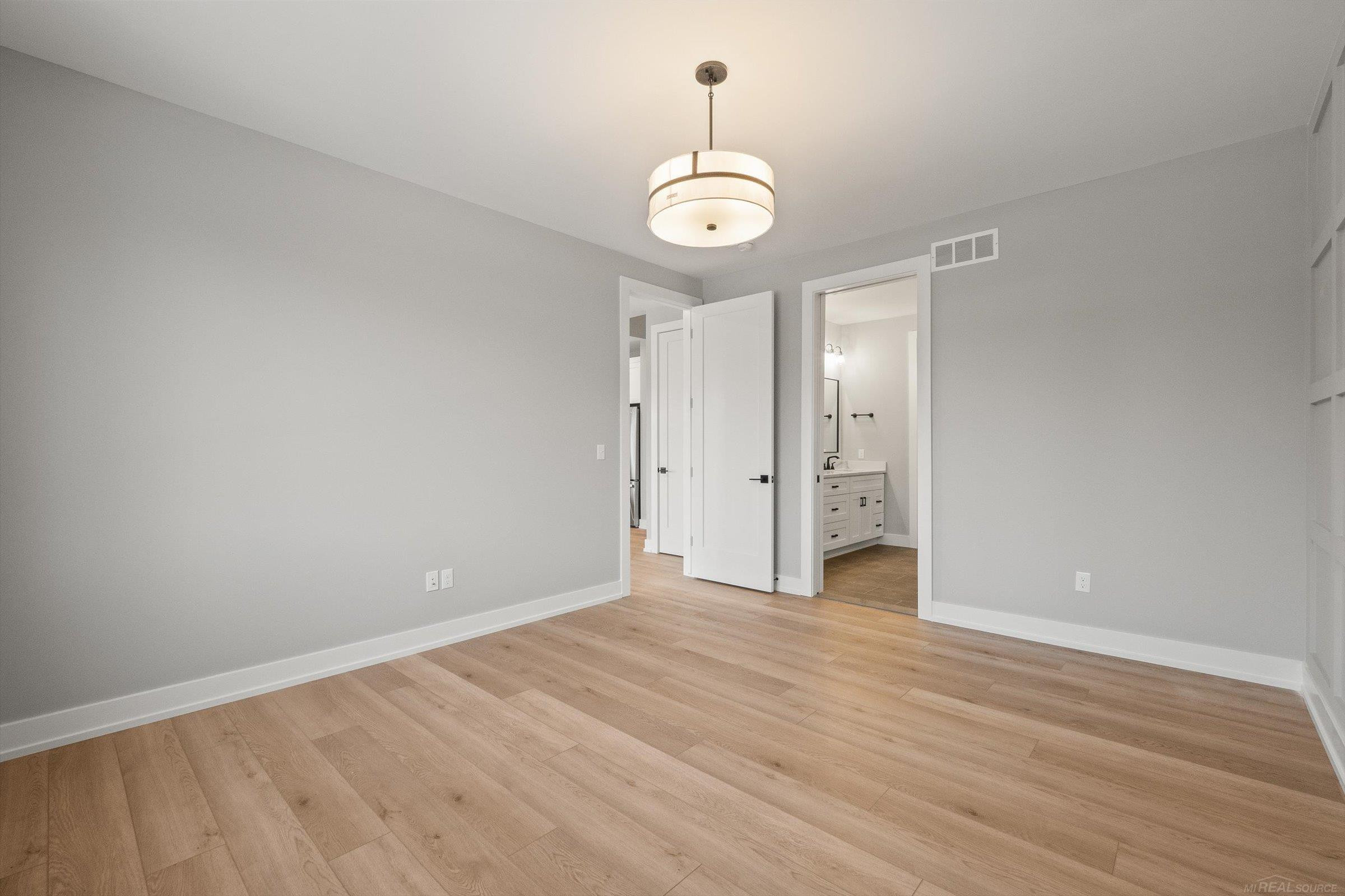 5865 Heights Drive, Unit 1 / Building 1, Sterling Heights, MI 48314 — Photo 23