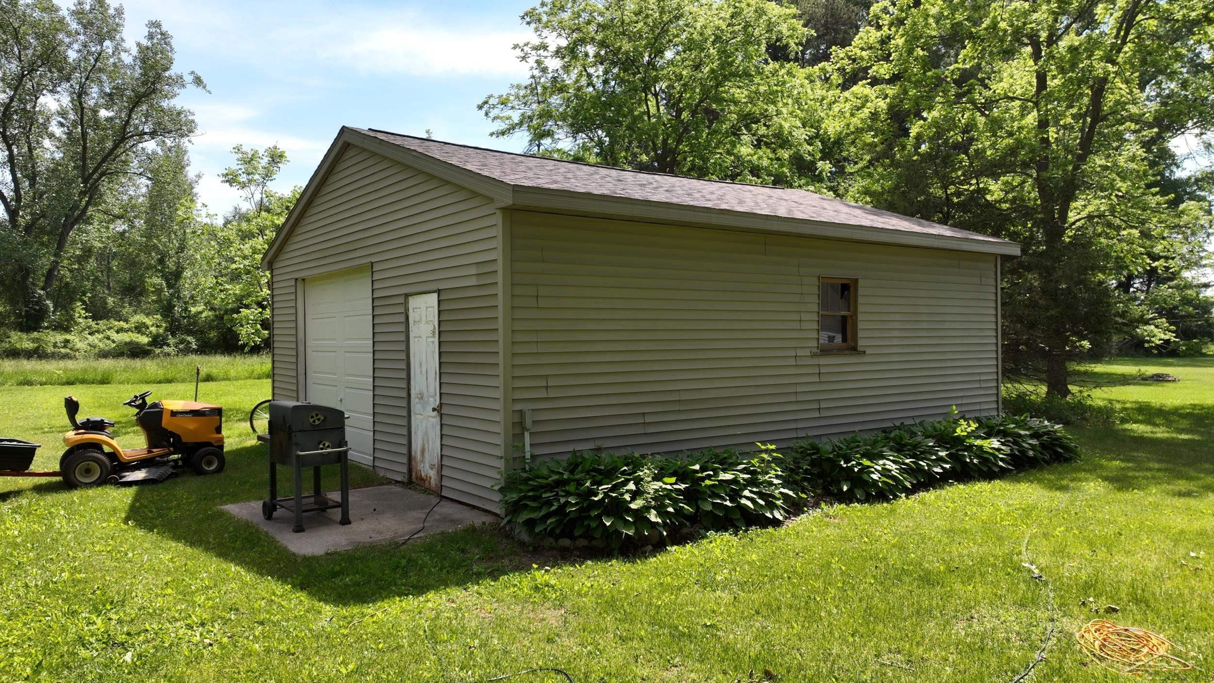 22359 Gratiot Road, Merrill, MI 48637 — Photo 9