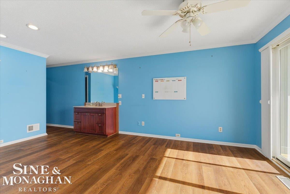 1715 River Road, 58, MI 48079 — Photo 10