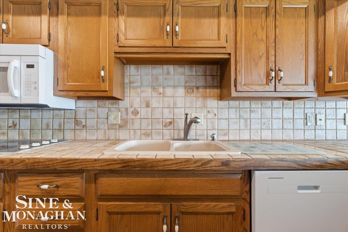 1715 River Road, 58, MI 48079 — Photo 17