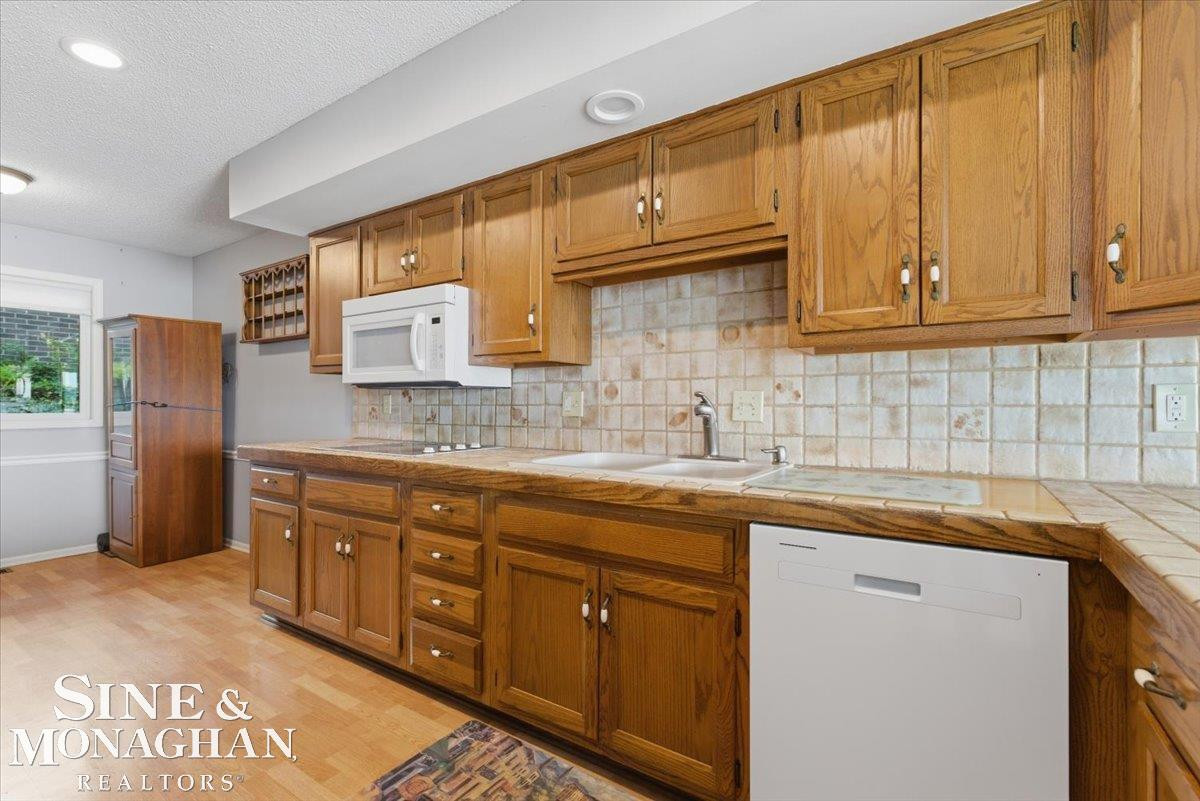 1715 River Road, 58, MI 48079 — Photo 18