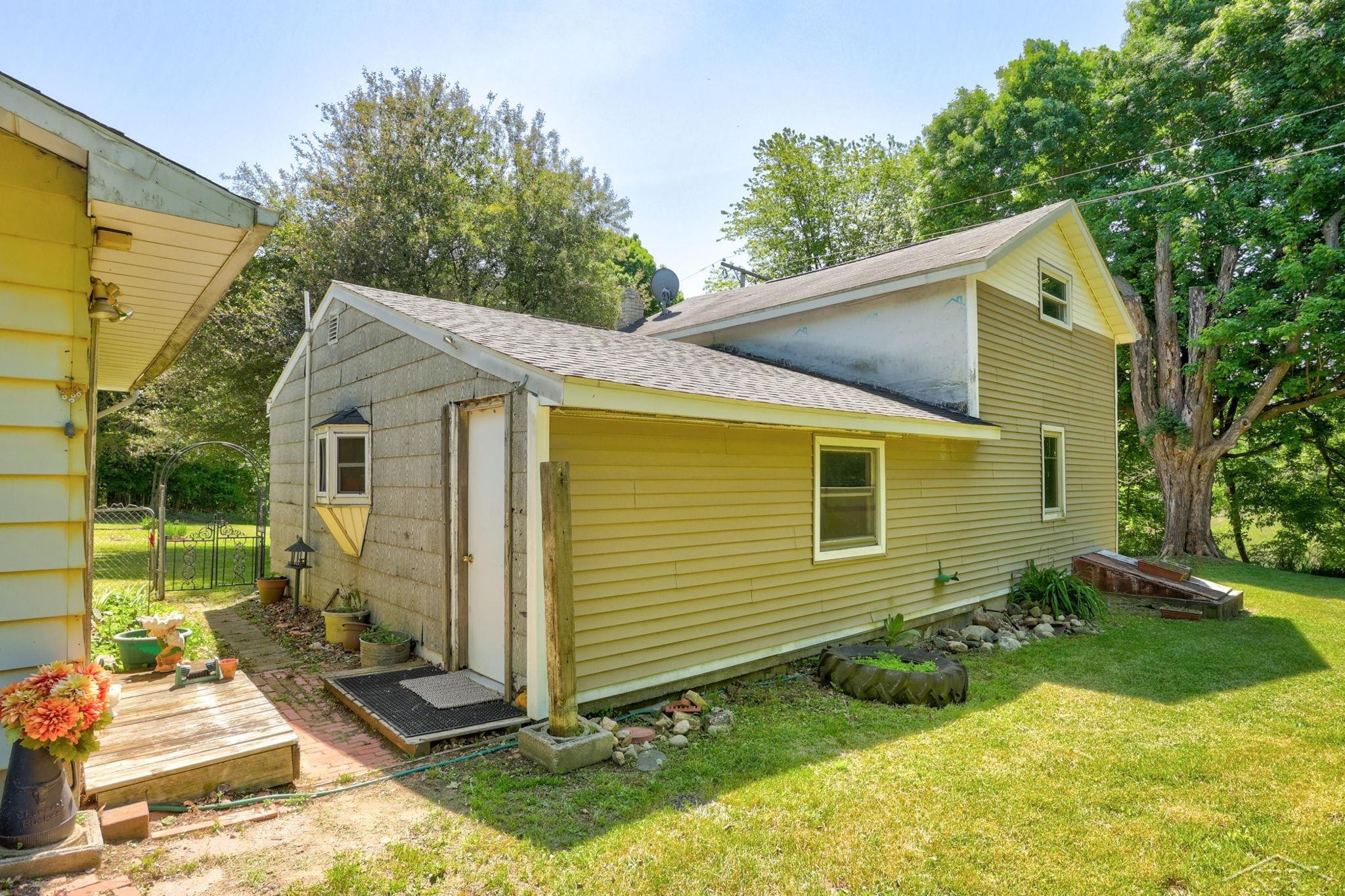 5400 Sister Lake Road, Columbiaville, MI 48421 — Photo 6