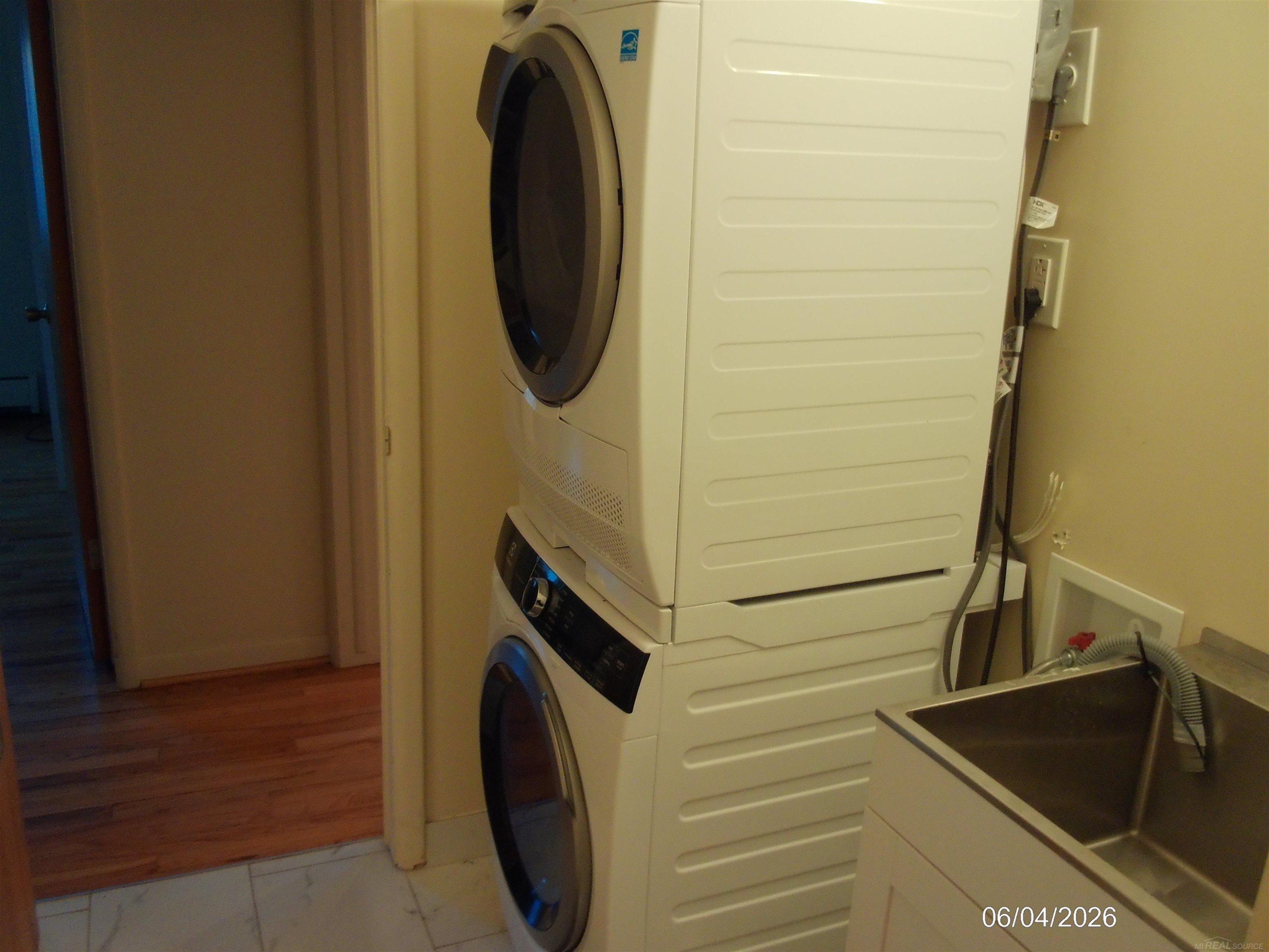1253 Island Drive, 104, Ann Arbor, MI 48105 — Photo 8