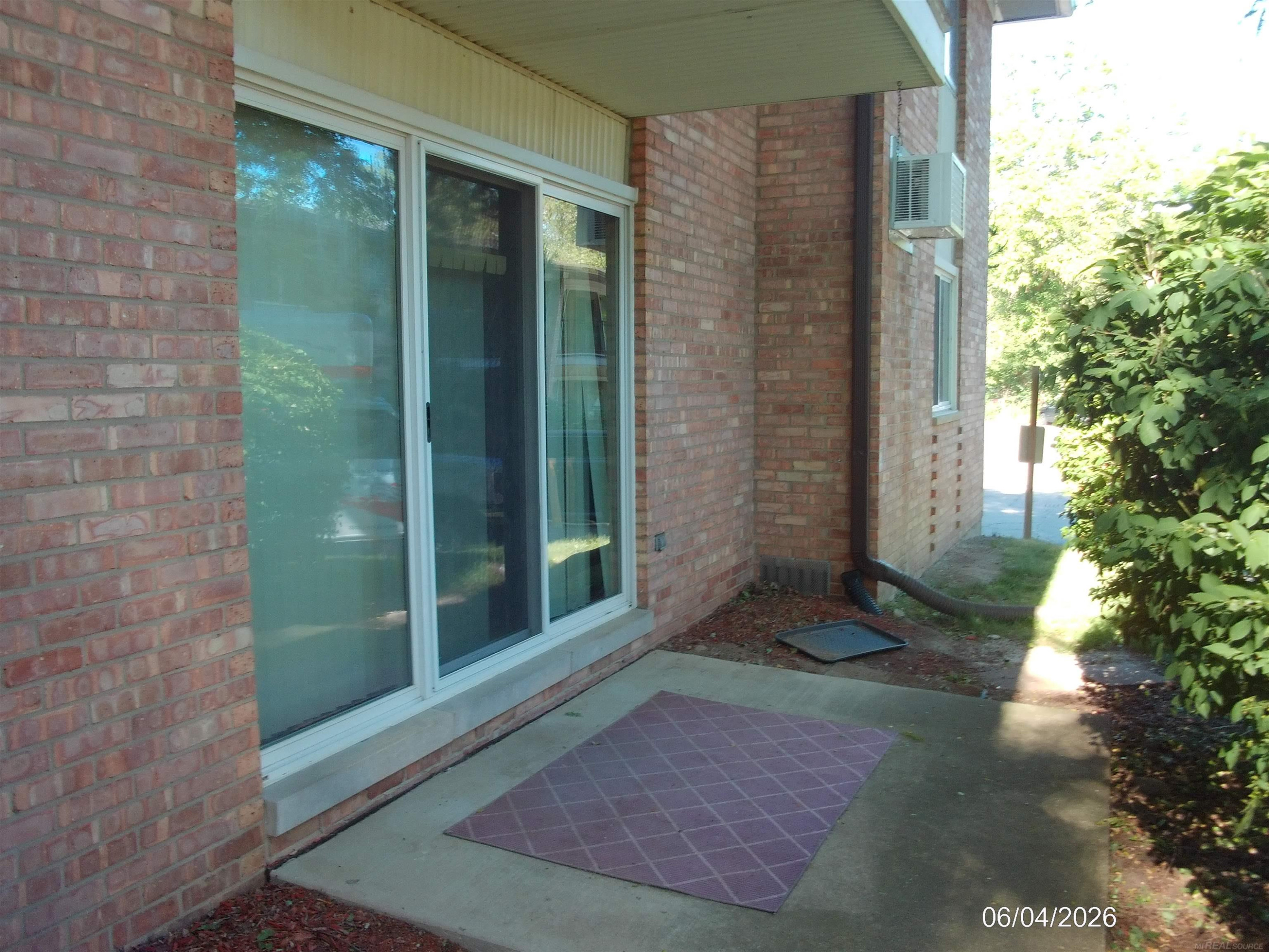 1253 Island Drive, 104, Ann Arbor, MI 48105 — Photo 10