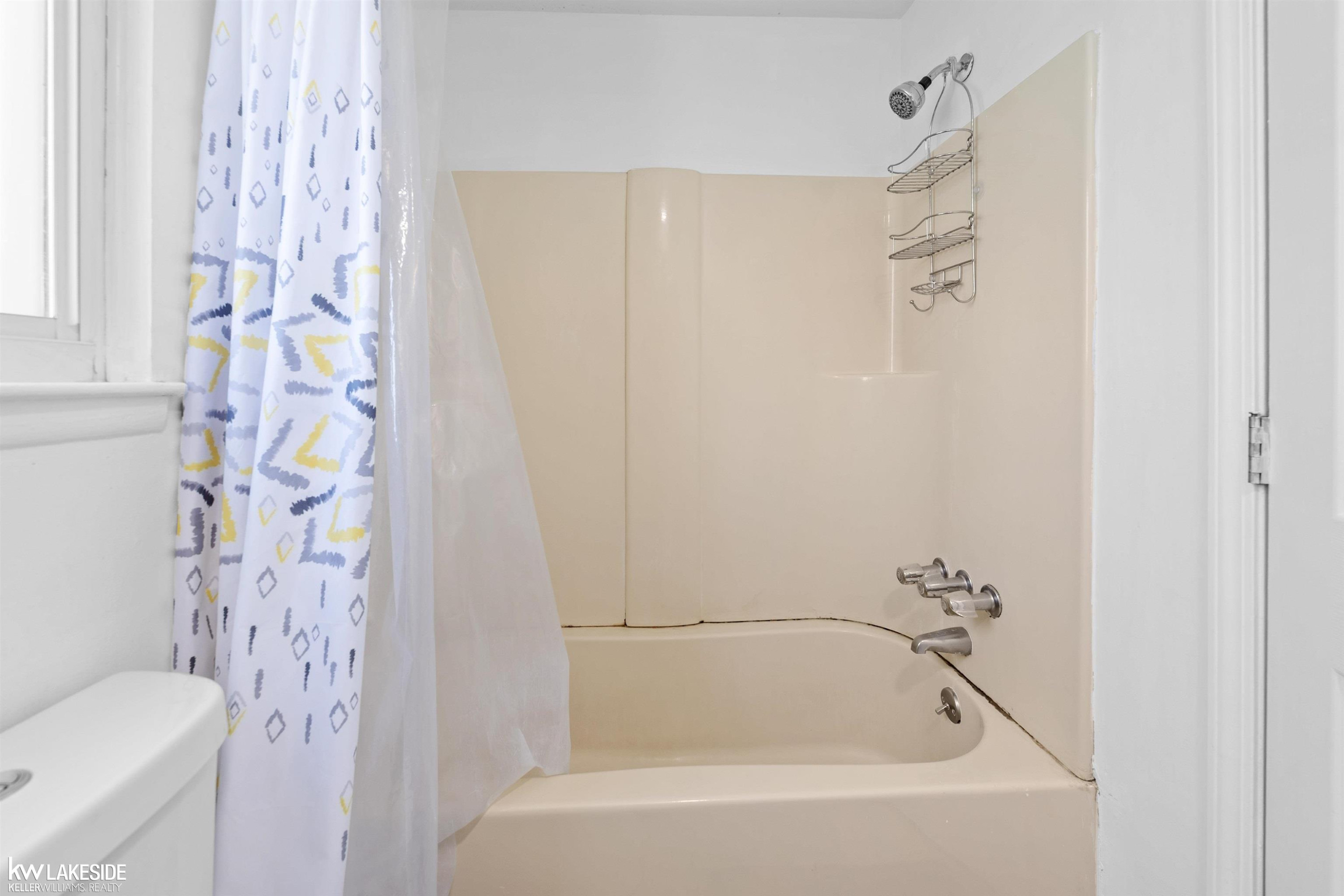 20235 Abrahm Street, Clinton Twp, MI 48035 — Photo 21