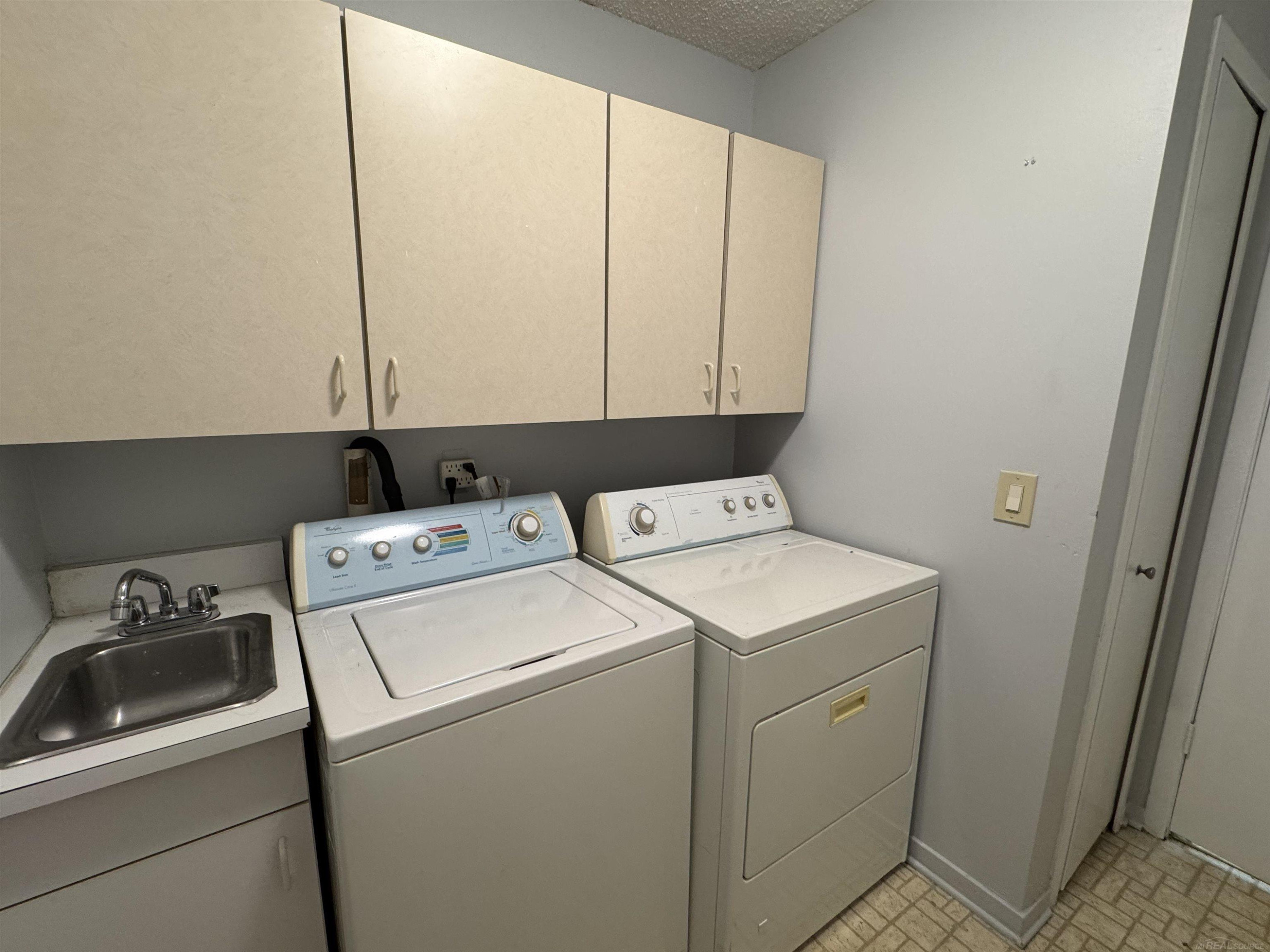 7930 Woodingham Drive, West Bloomfield, MI — Photo 11