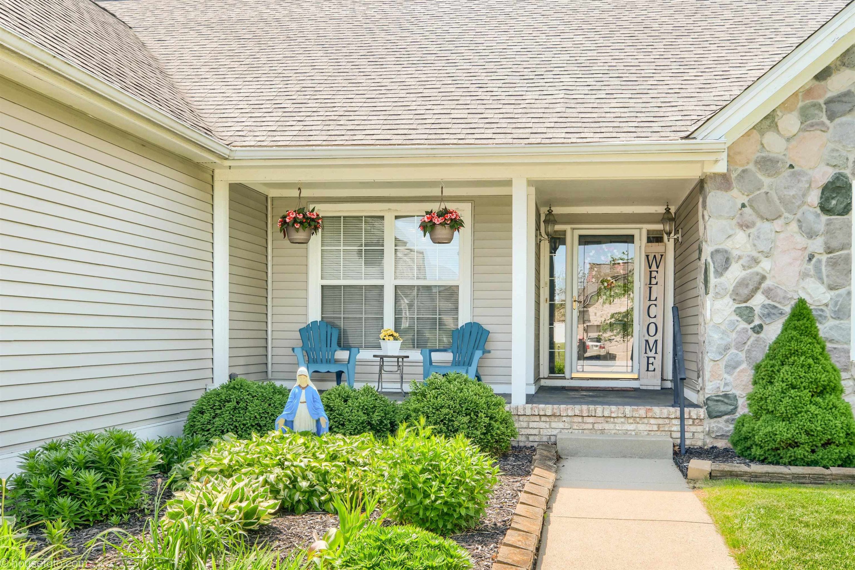 4211 Maplewood Meadows Avenue Avenue, Grand Blanc, MI 48439 — Photo 2