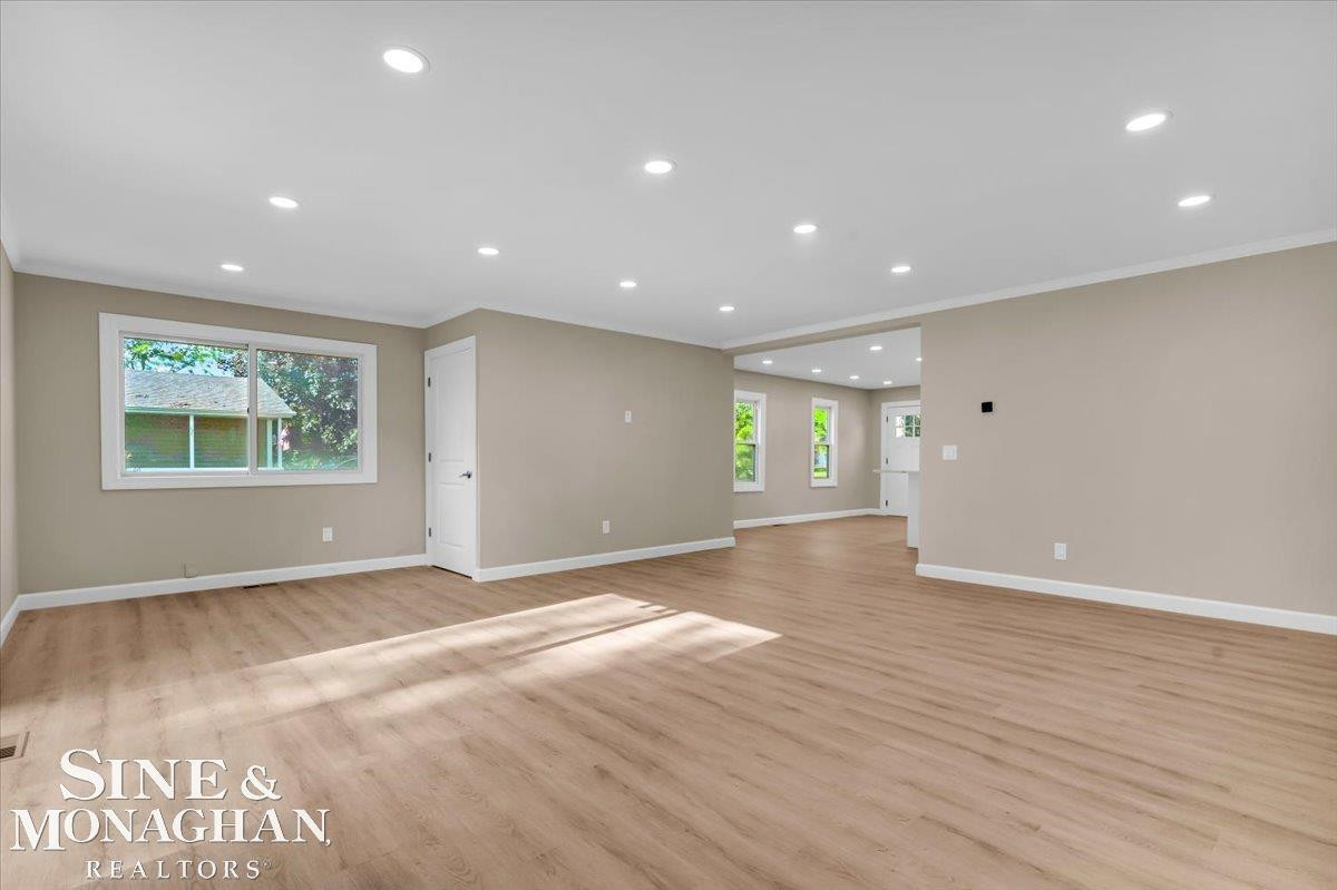 985 Fairledge Avenue, Lake Orion, MI 48362 — Photo 9