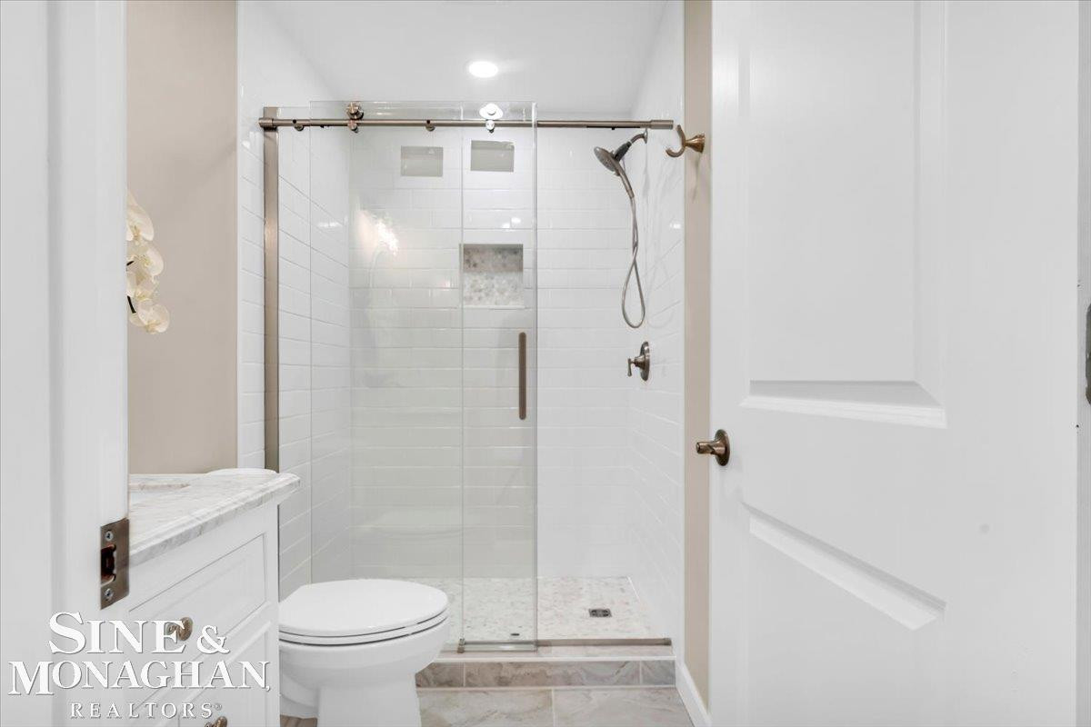 985 Fairledge Avenue, Lake Orion, MI 48362 — Photo 12