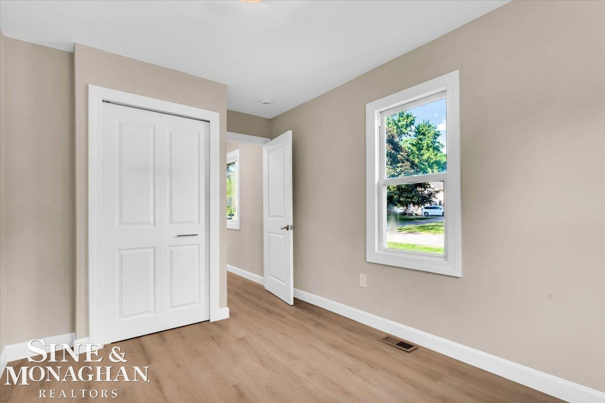 985 Fairledge Avenue, Lake Orion, MI 48362 — Photo 18