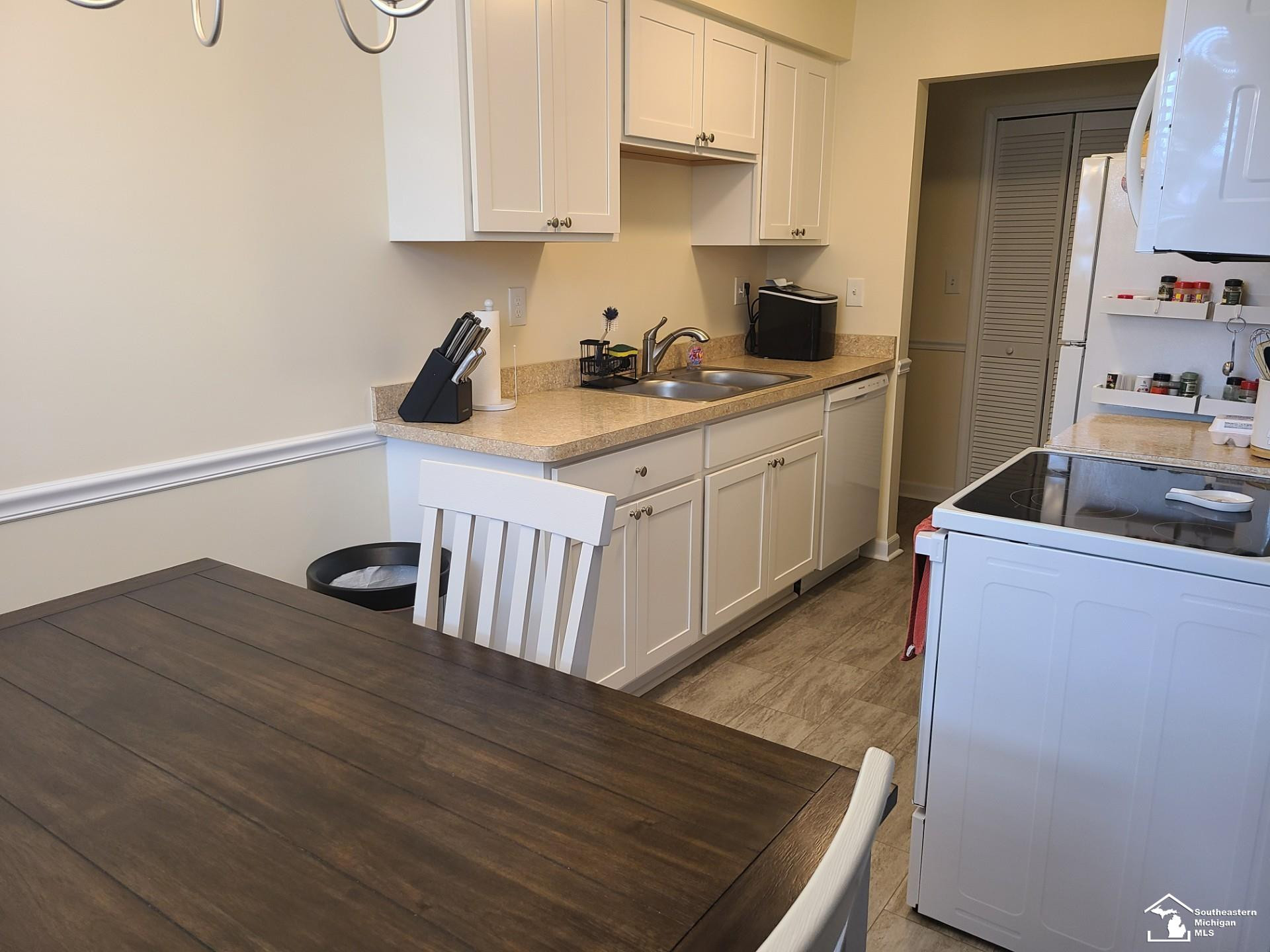523 John Anderson Court, 79, Monroe, MI 48162 — Photo 6