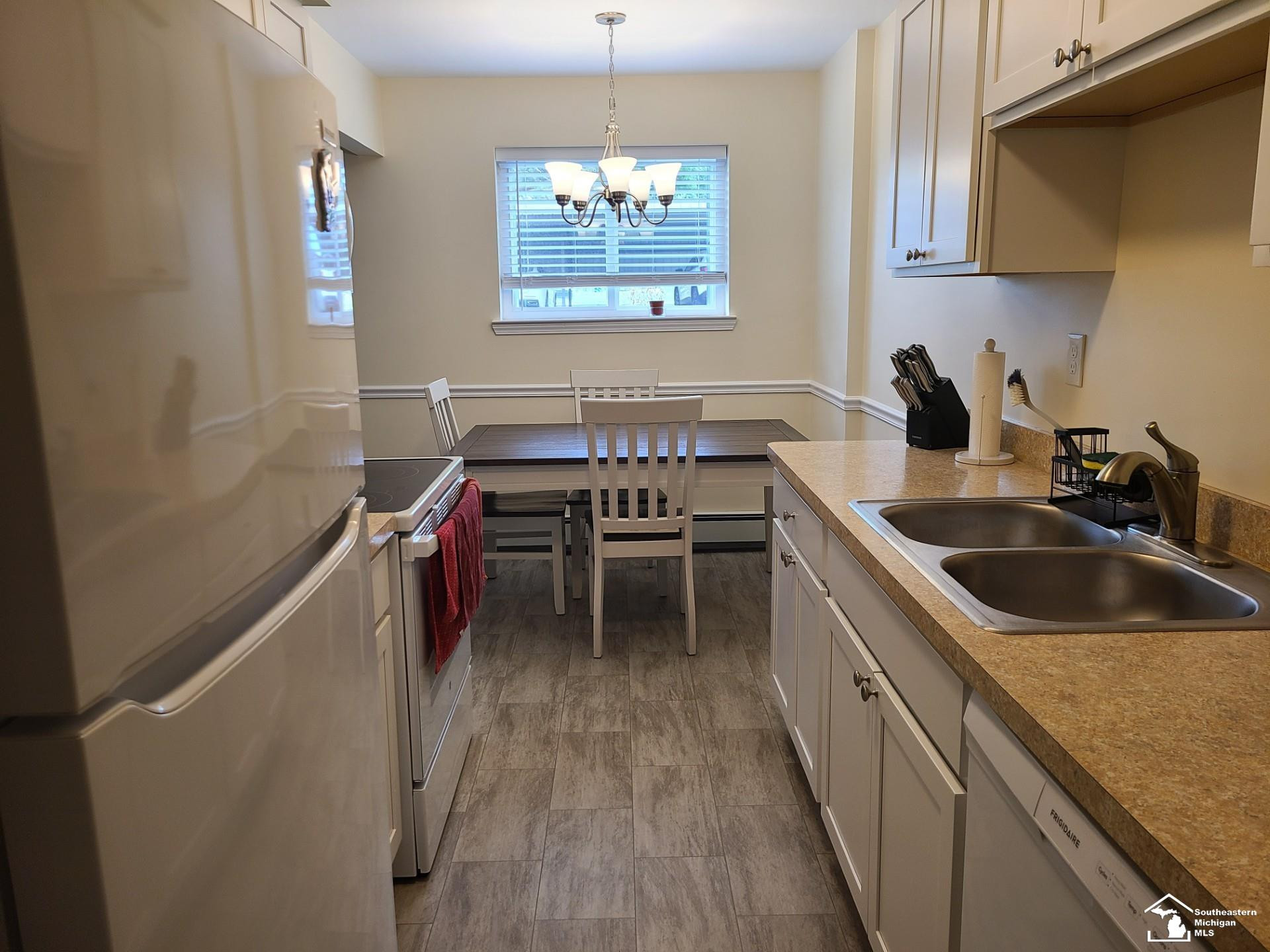 523 John Anderson Court, 79, Monroe, MI 48162 — Photo 8